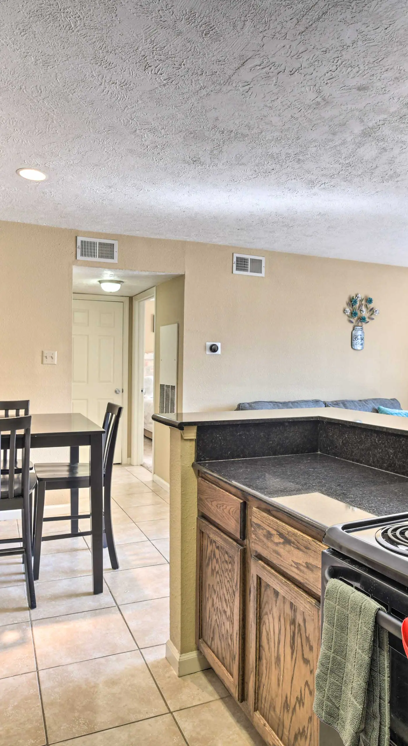 Game Day Retreat: Pool Access, 2 Mi to Texas A & M
