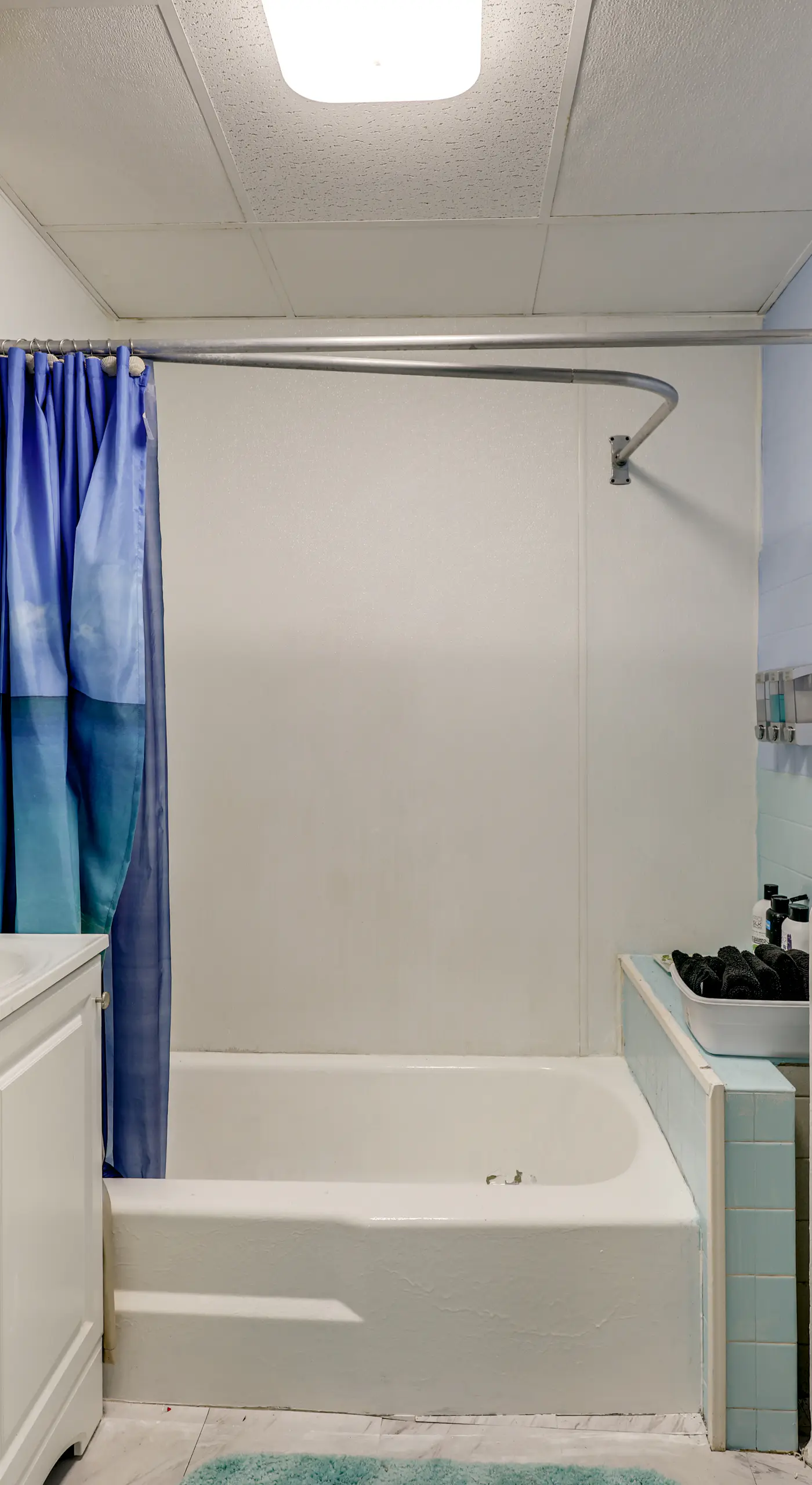 2 Miles to Dtwn! Idyllic Rochester Apt w/ Hot Tub