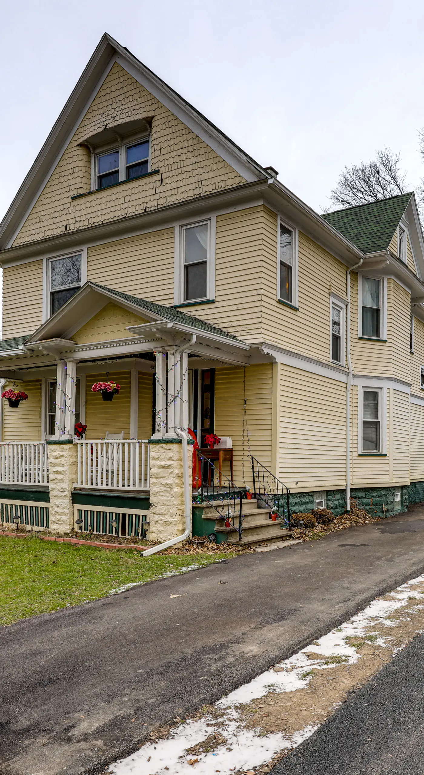 2 Miles to Dtwn! Idyllic Rochester Apt w/ Hot Tub