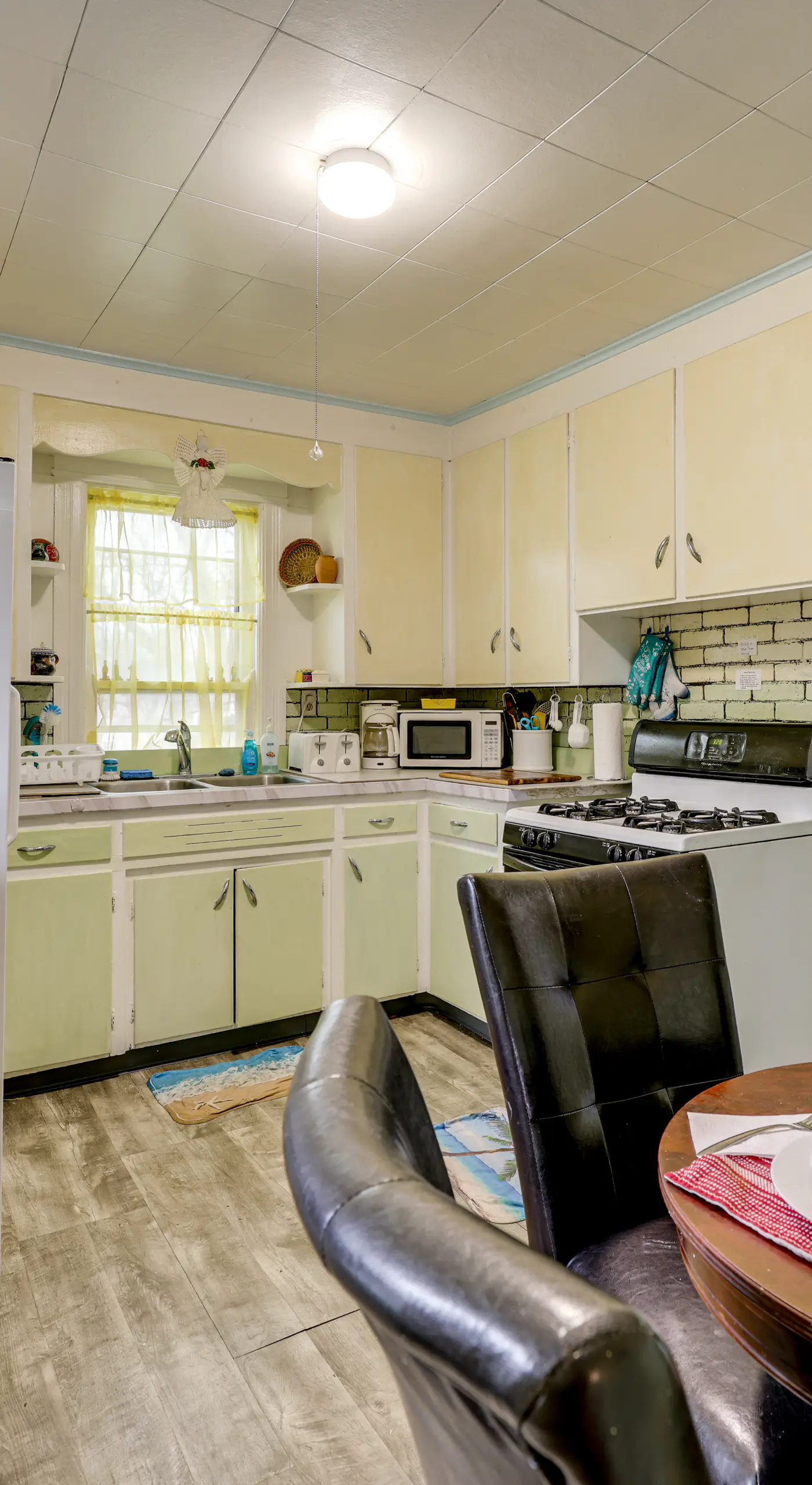 2 Miles to Dtwn! Idyllic Rochester Apt w/ Hot Tub