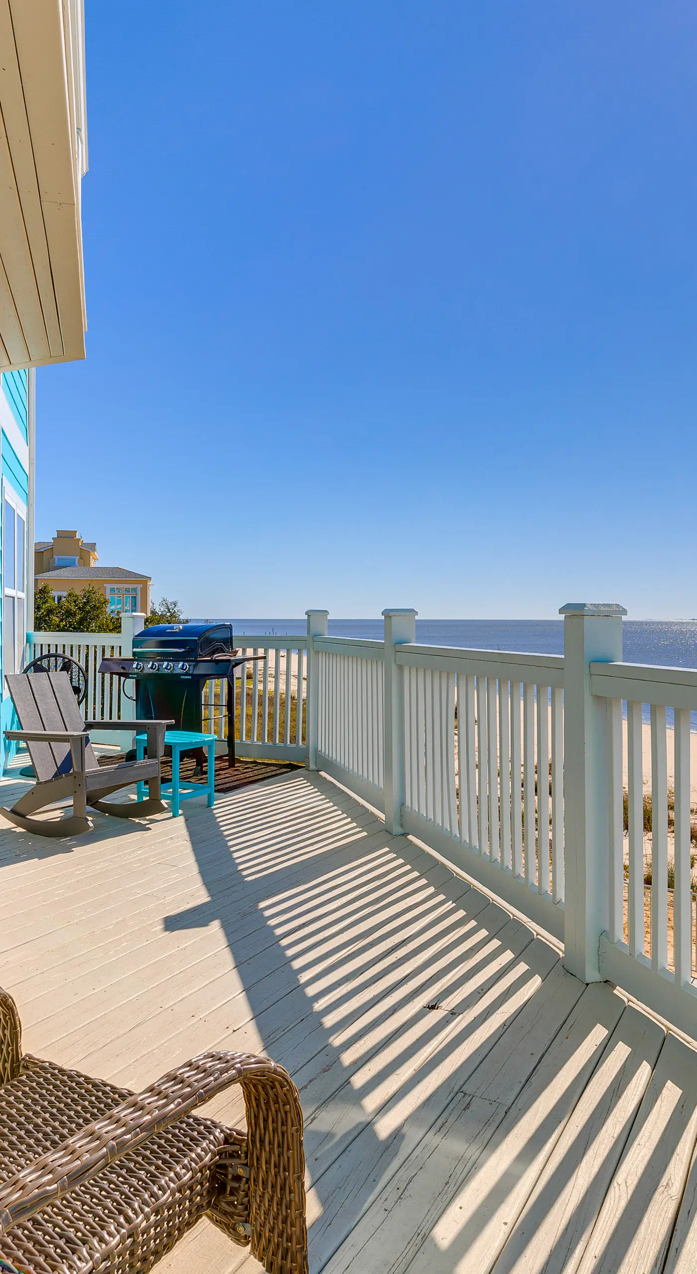 Ocean Springs 'Magnolia Beach House' on Pvt Beach!