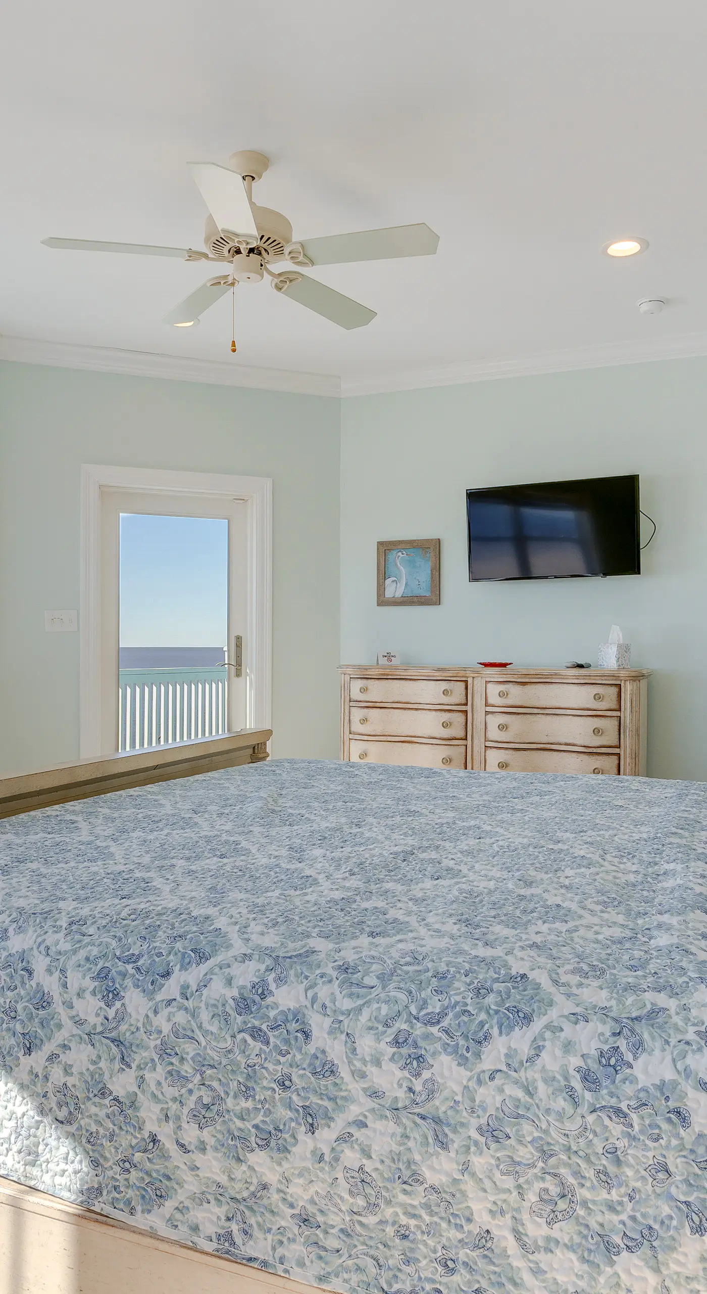 Ocean Springs 'Magnolia Beach House' on Pvt Beach!