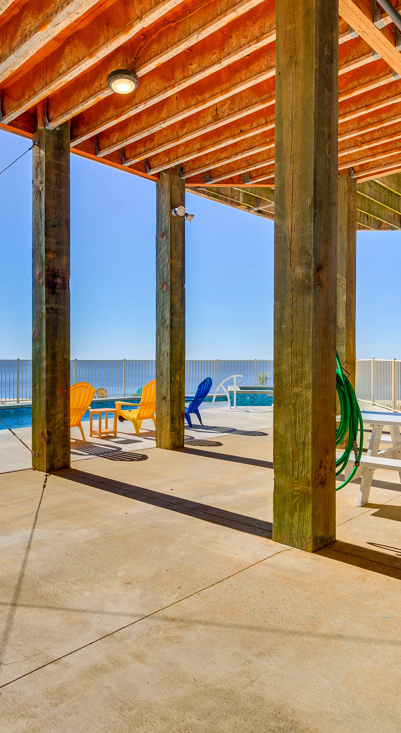 Ocean Springs 'Magnolia Beach House' on Pvt Beach!