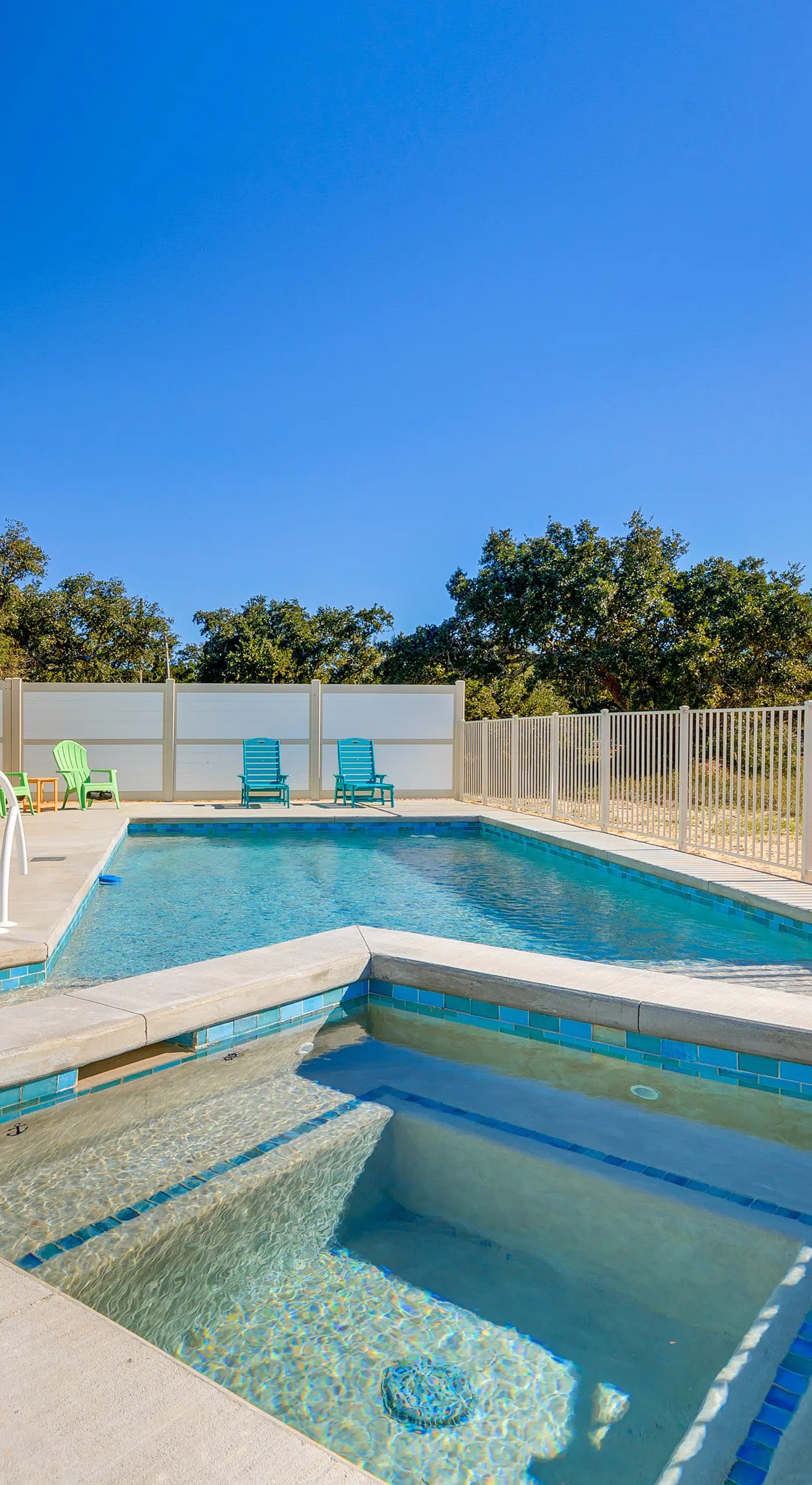 Ocean Springs 'Magnolia Beach House' on Pvt Beach!