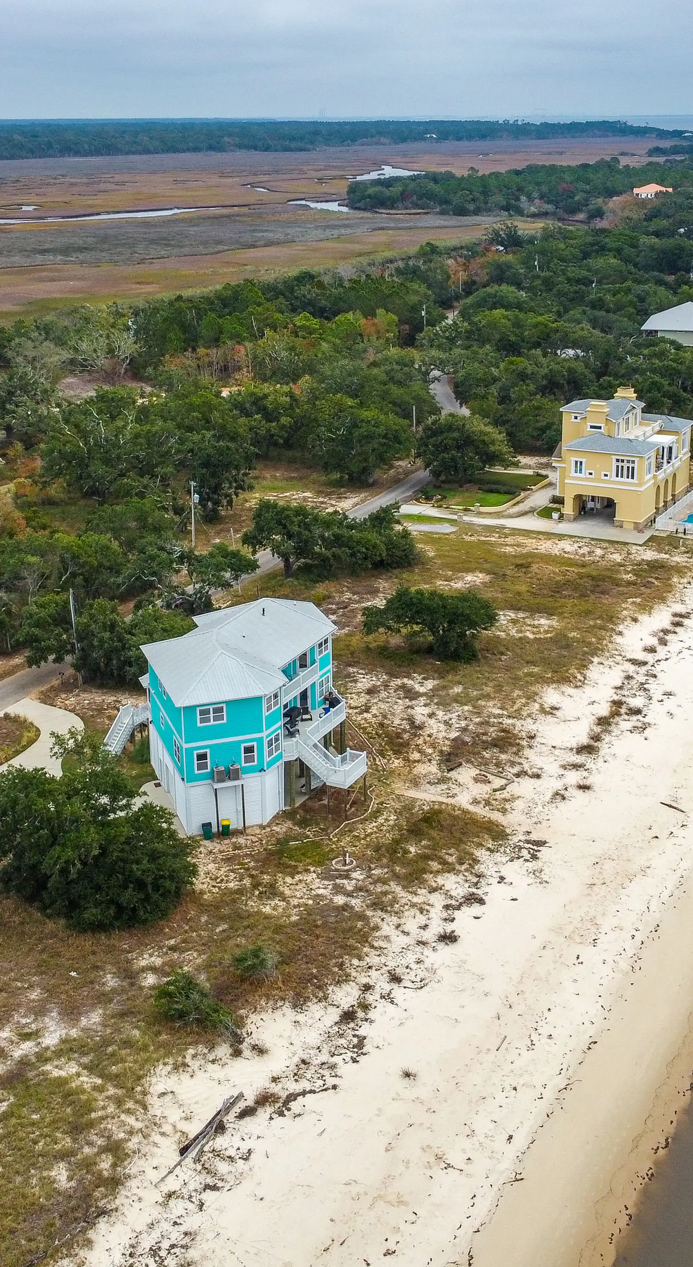 Ocean Springs 'Magnolia Beach House' on Pvt Beach!