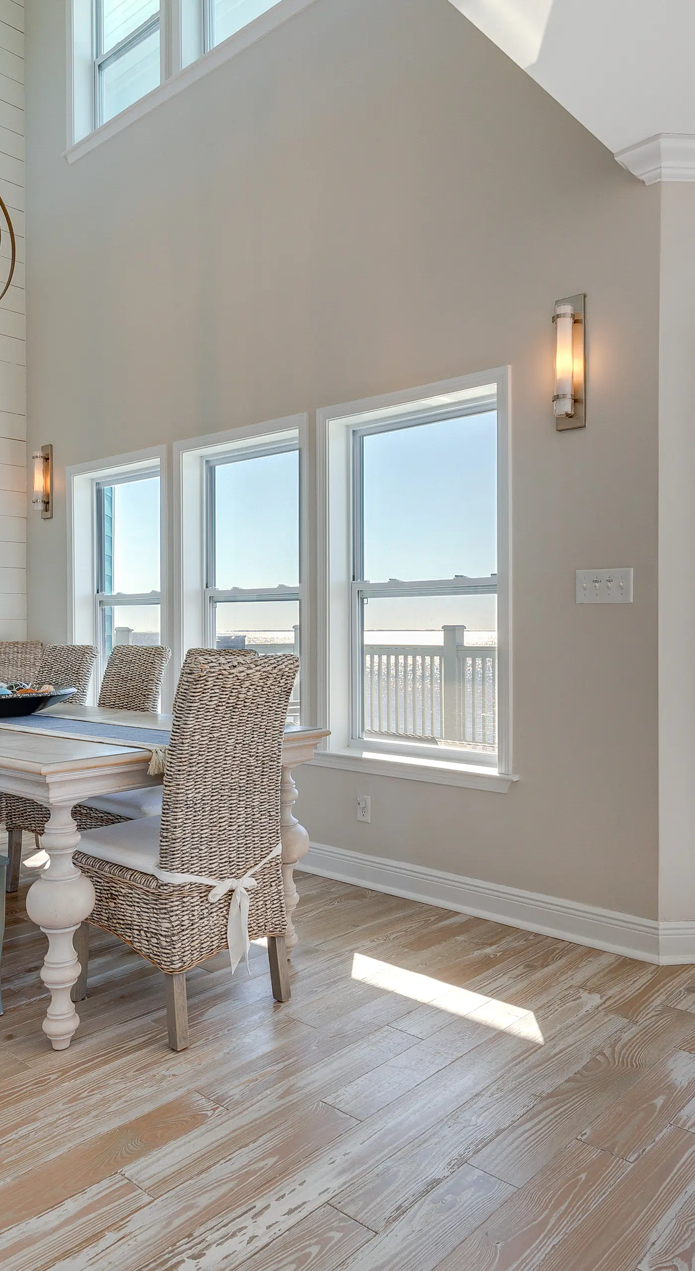 Ocean Springs 'Magnolia Beach House' on Pvt Beach!