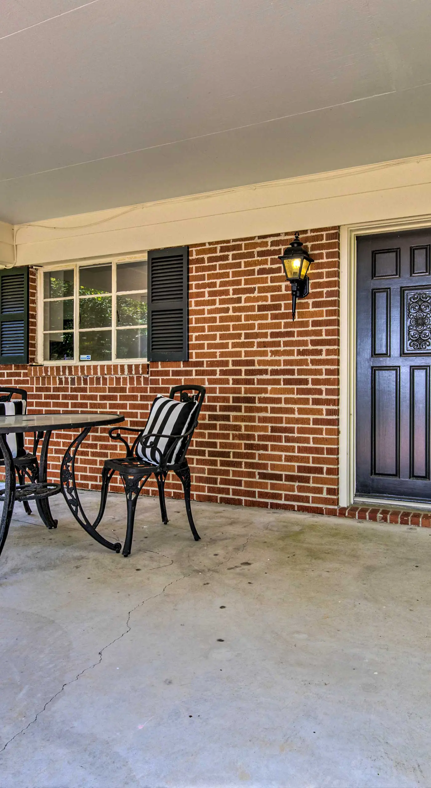 Ocean Springs Home - Walk to Beach & Downtown!