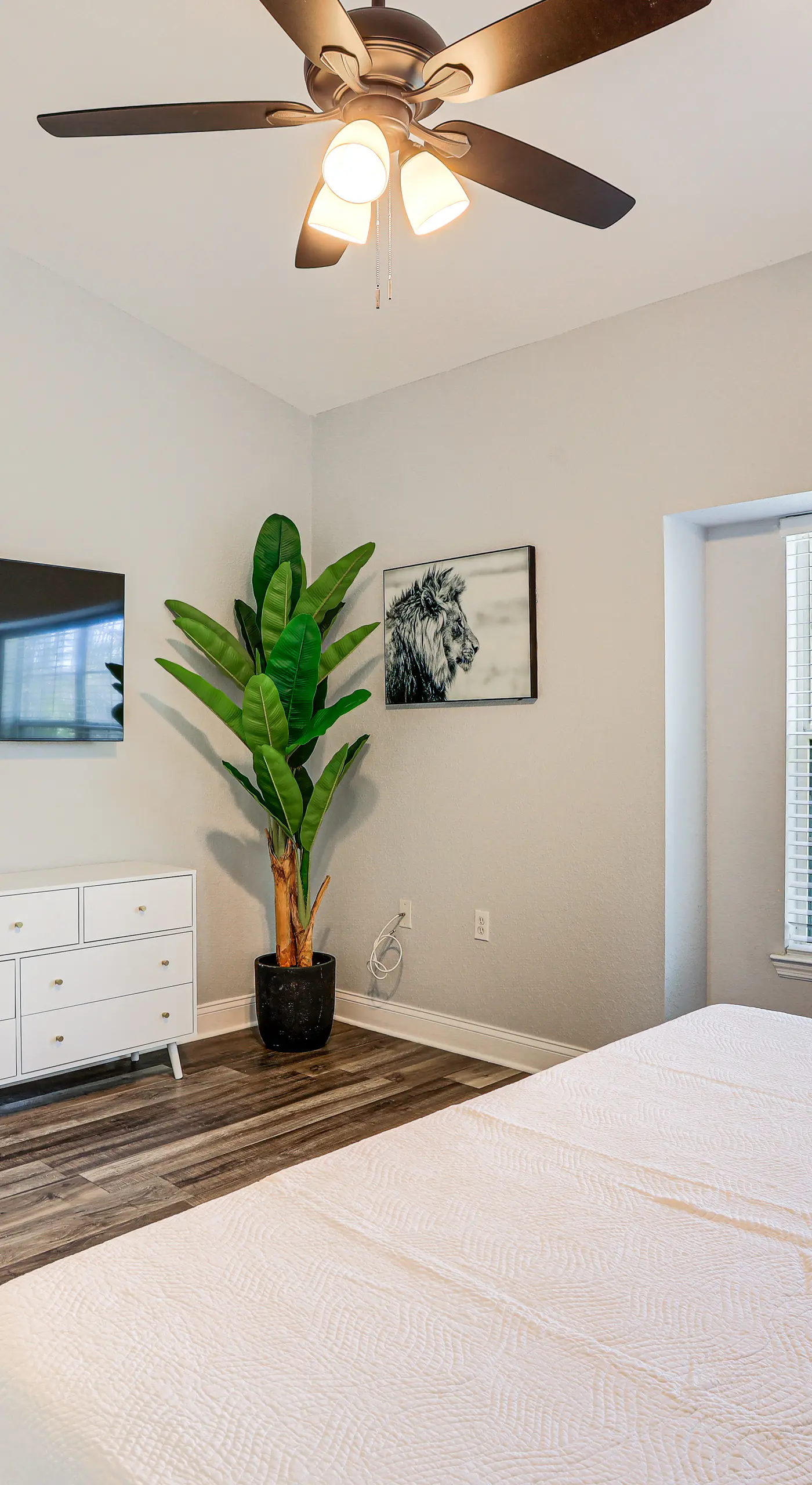 Tranquil Gainesville Gem w/ Lanai & Pool Access!