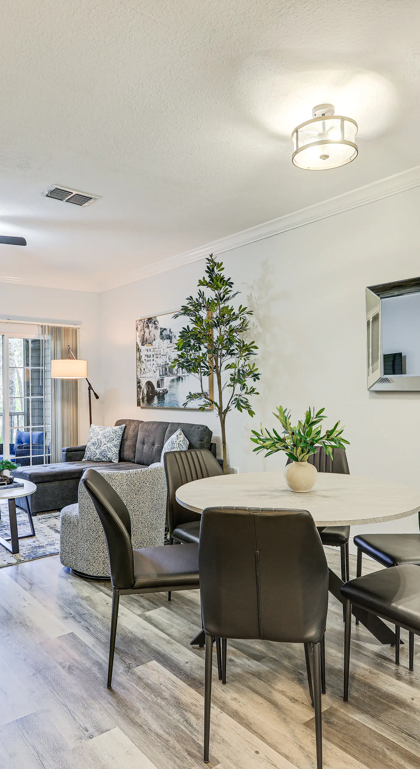Tranquil Gainesville Gem w/ Lanai & Pool Access!