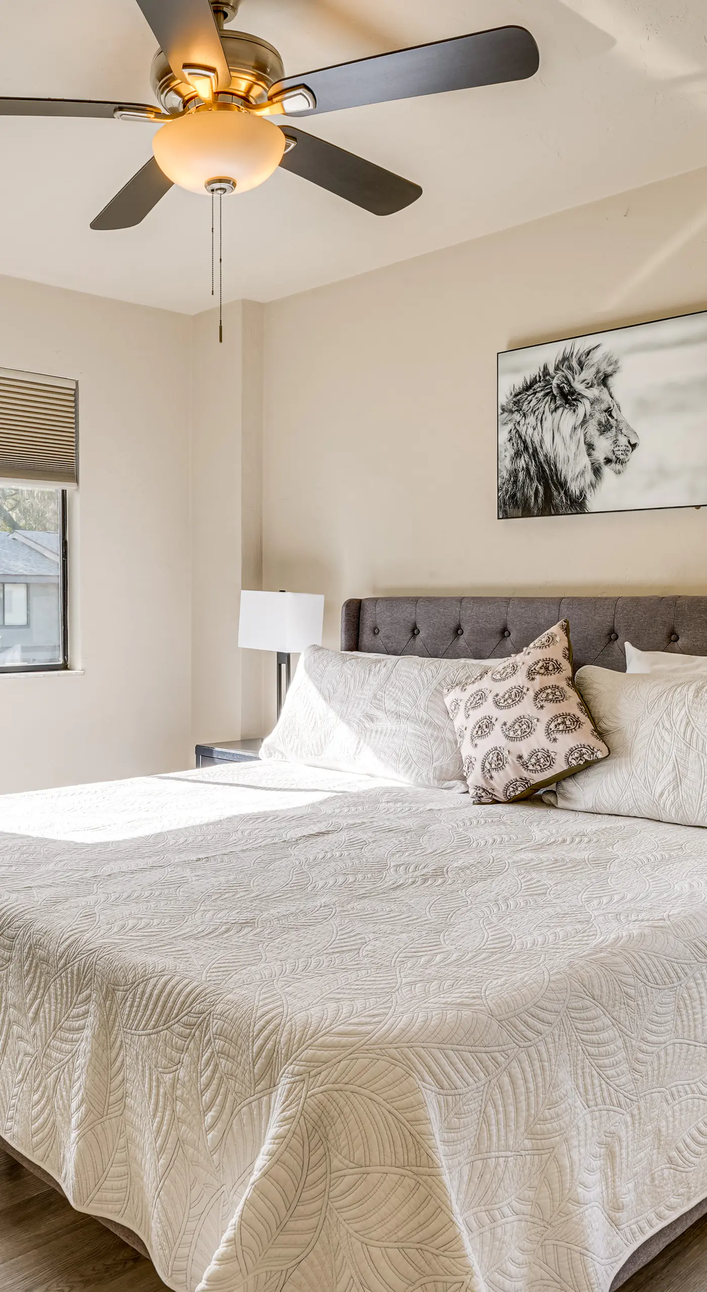 2 Mi to UF Campus: Modern Condo w/ Pool Access!