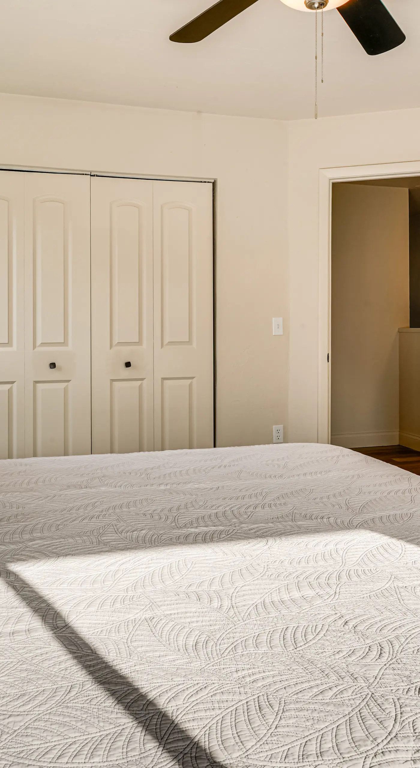 2 Mi to UF Campus: Modern Condo w/ Pool Access!