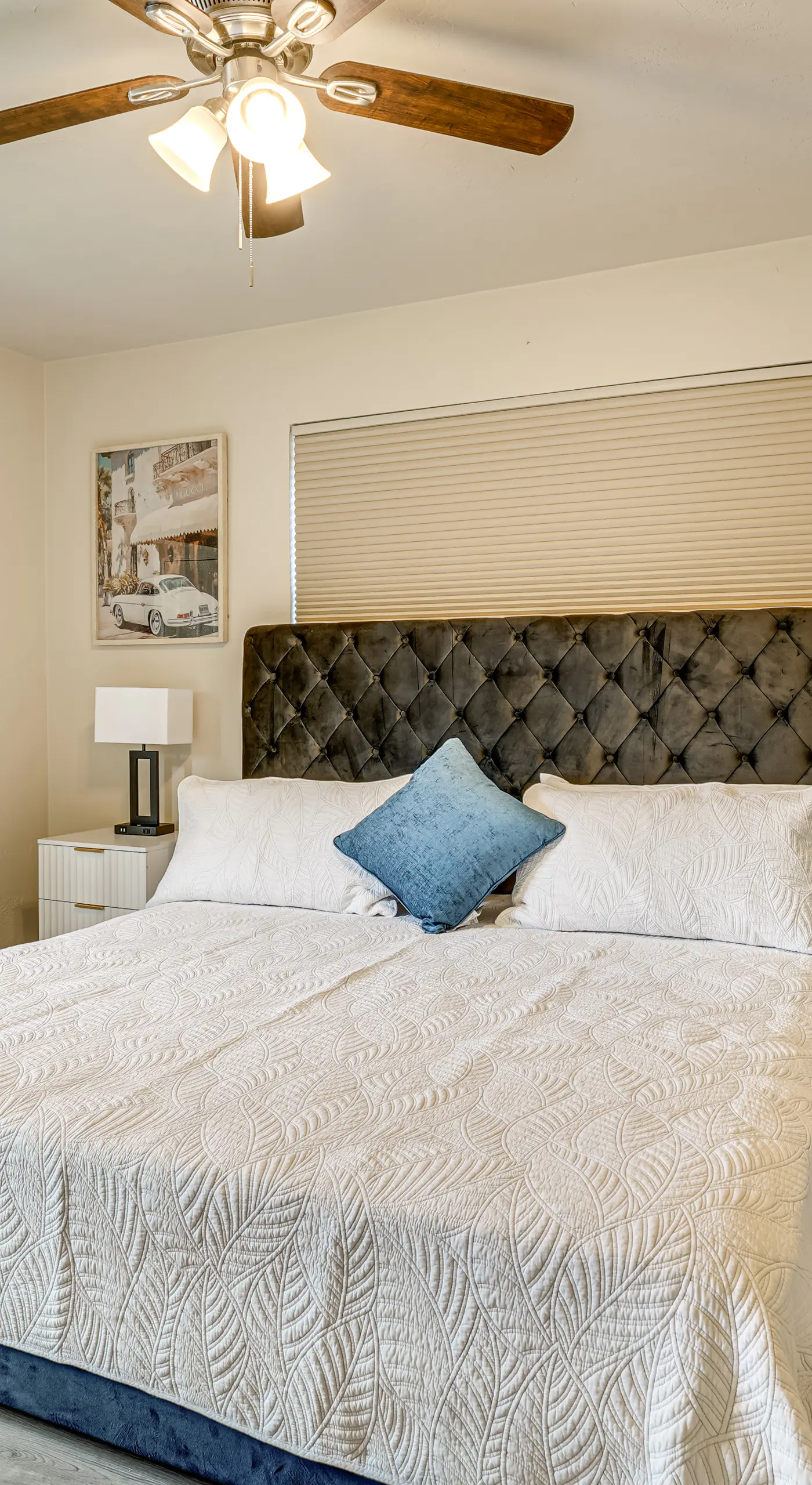 2 Mi to UF Campus: Modern Condo w/ Pool Access!