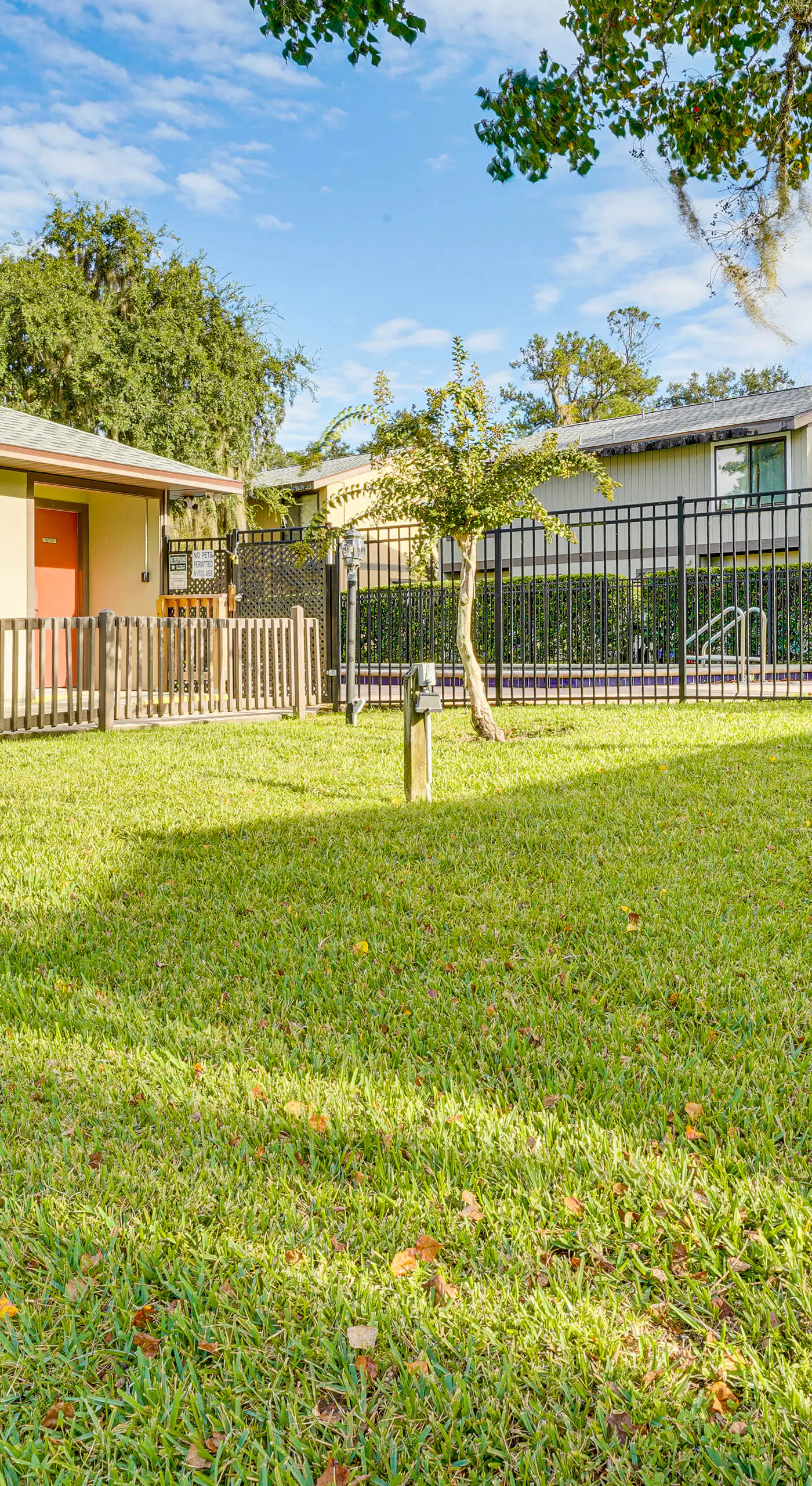 2 Mi to UF Campus: Modern Condo w/ Pool Access!