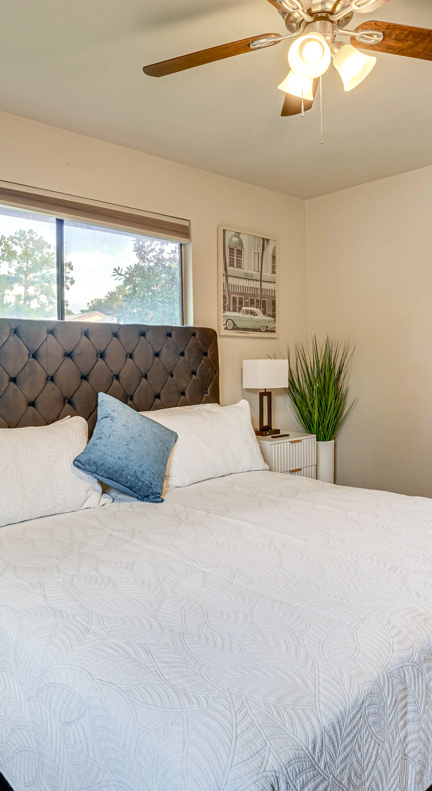 2 Mi to UF Campus: Modern Condo w/ Pool Access!