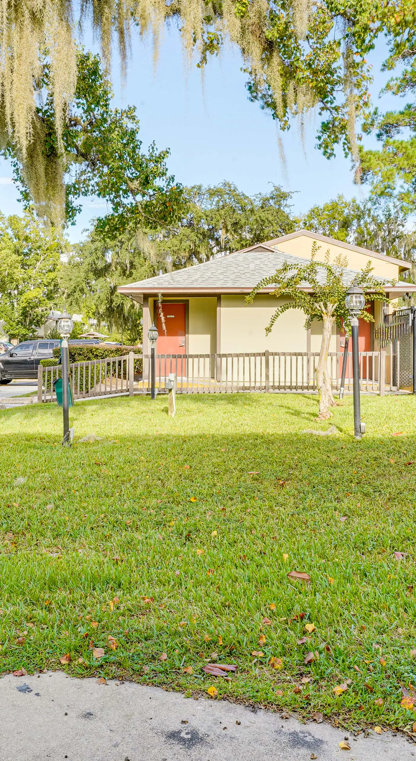 2 Mi to UF Campus: Modern Condo w/ Pool Access!