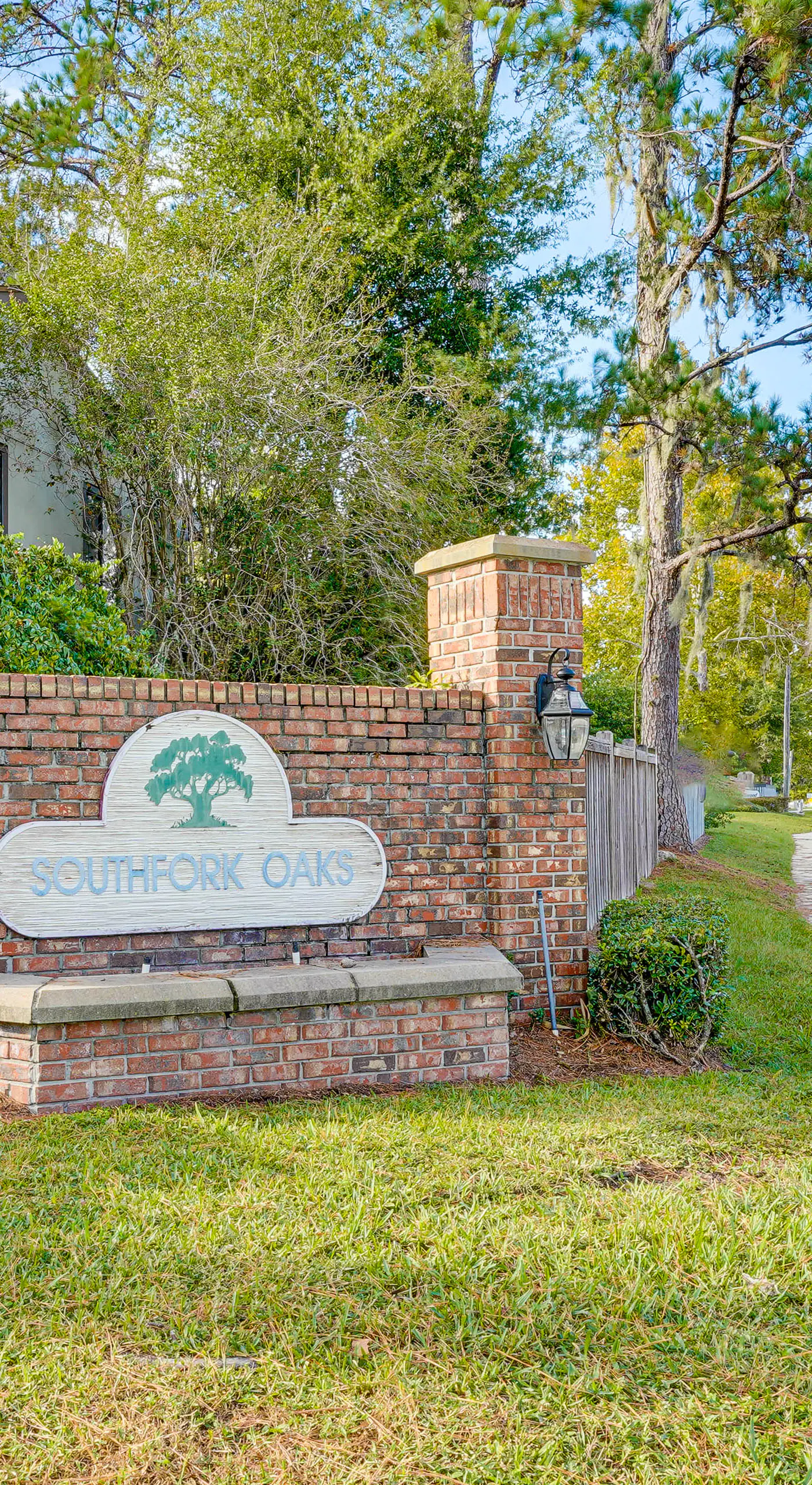 2 Mi to UF Campus: Modern Condo w/ Pool Access!