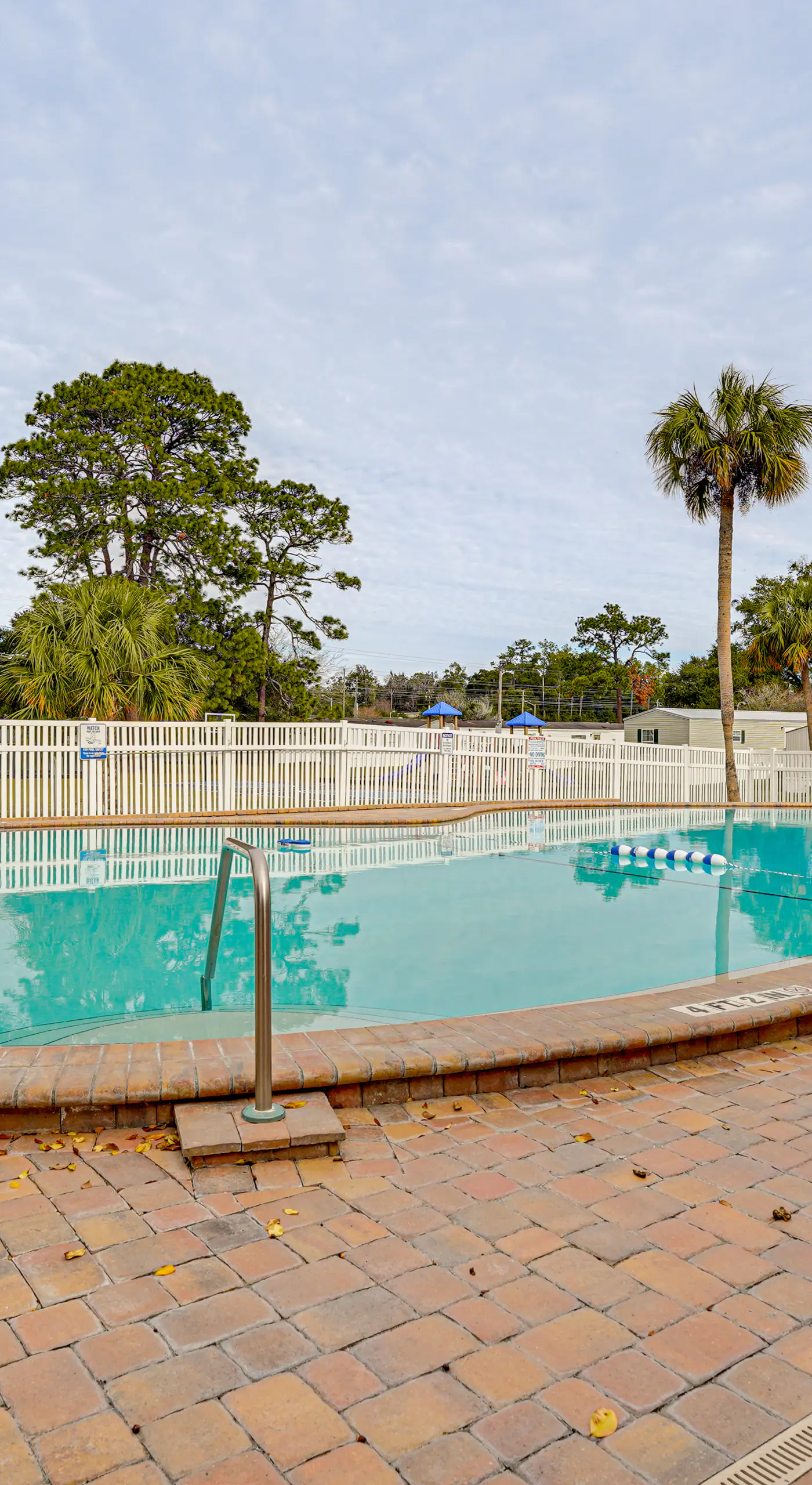 4 Mi to UF Campus! Game Day Getaway w/ Pool Access