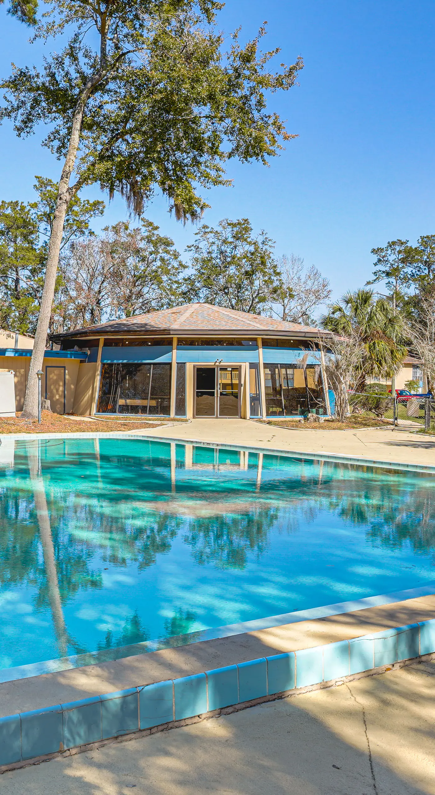 Pool Access! UF + Game Day Base in Gainesville