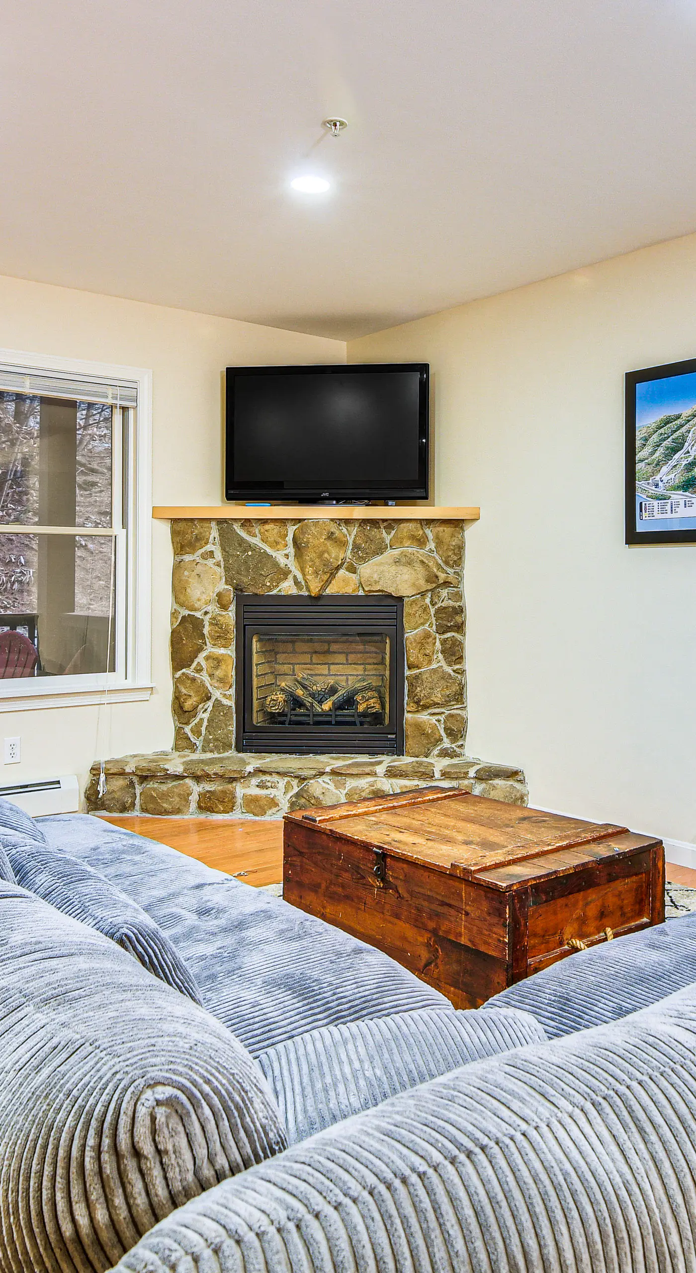 Ski-In/Ski-Out Condo at Pleasant Mountain!