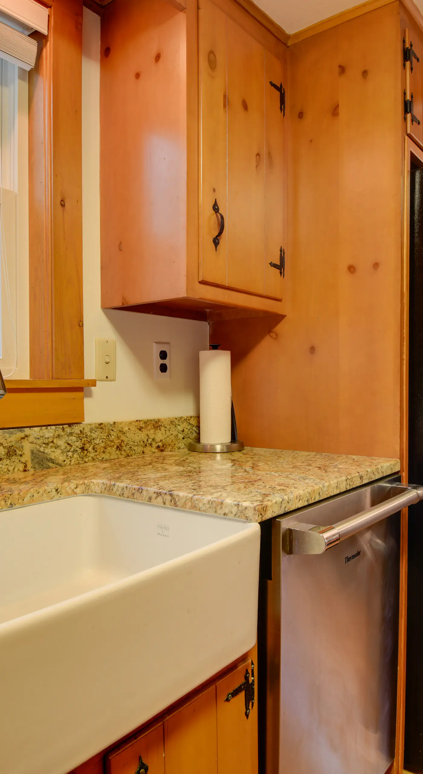 North Conway Home < Walk to Slopes at Cranmore!