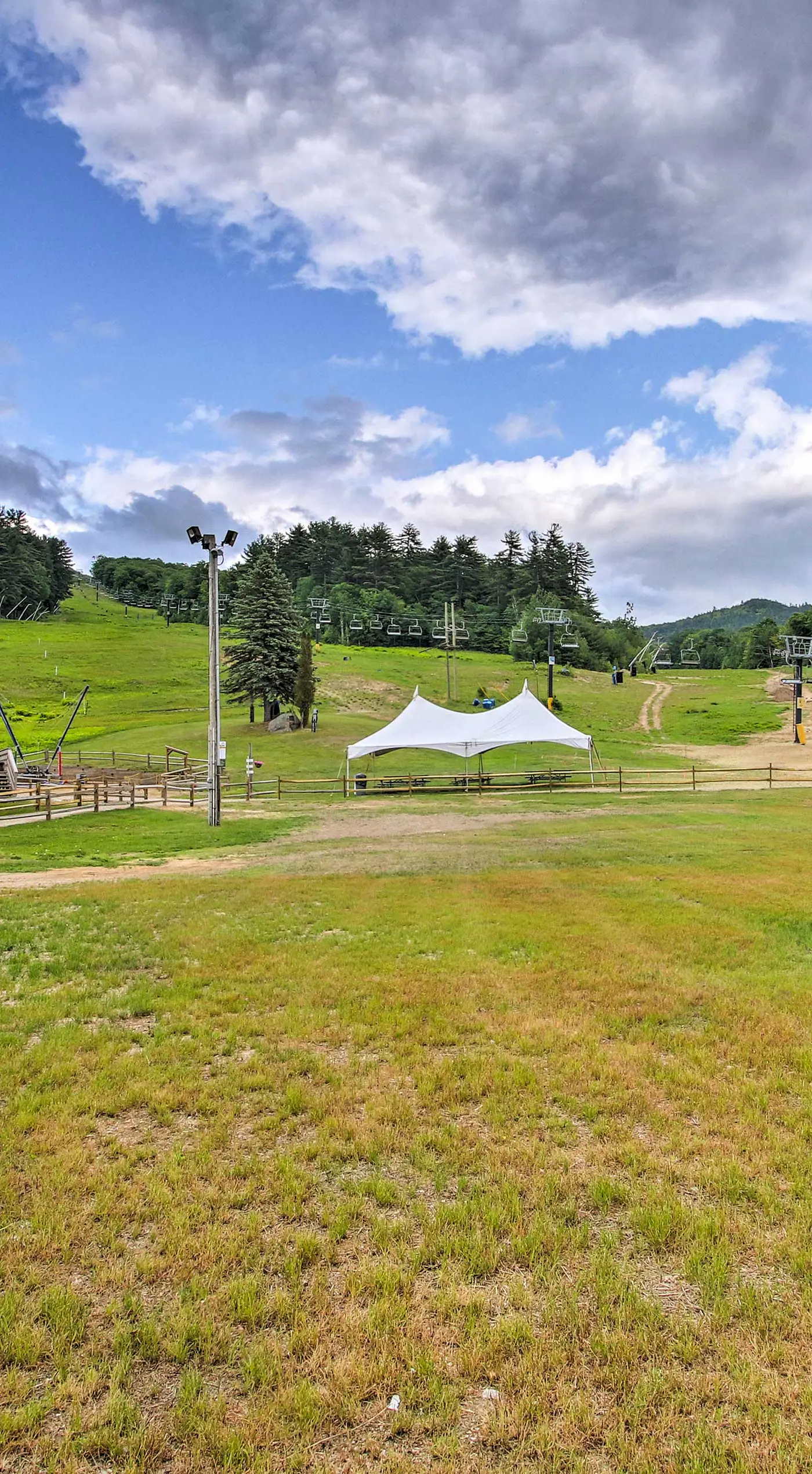 Timber Home: Walk to Slopes & N Conway Shops!