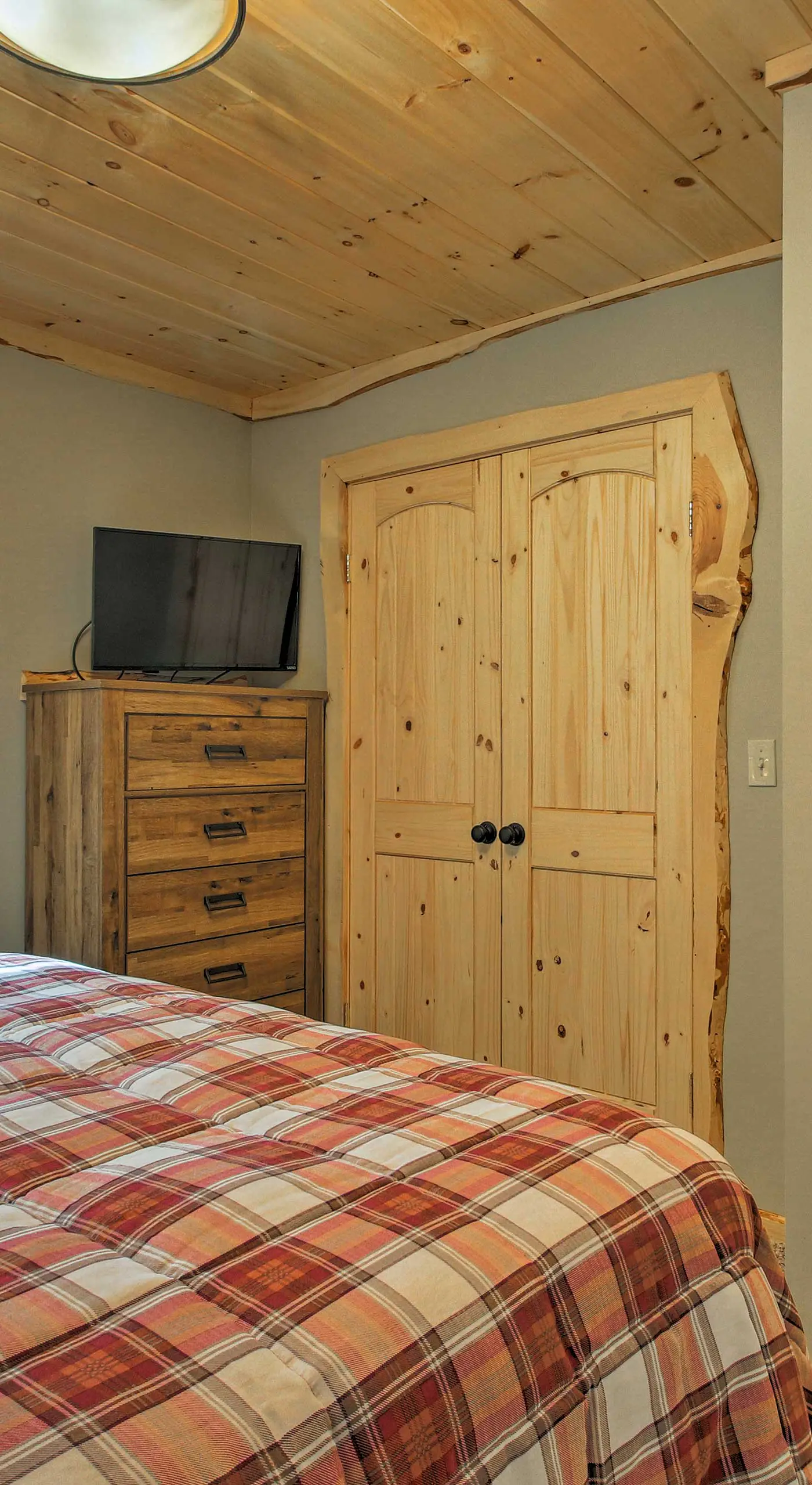 Timber Home: Walk to Slopes & N Conway Shops!