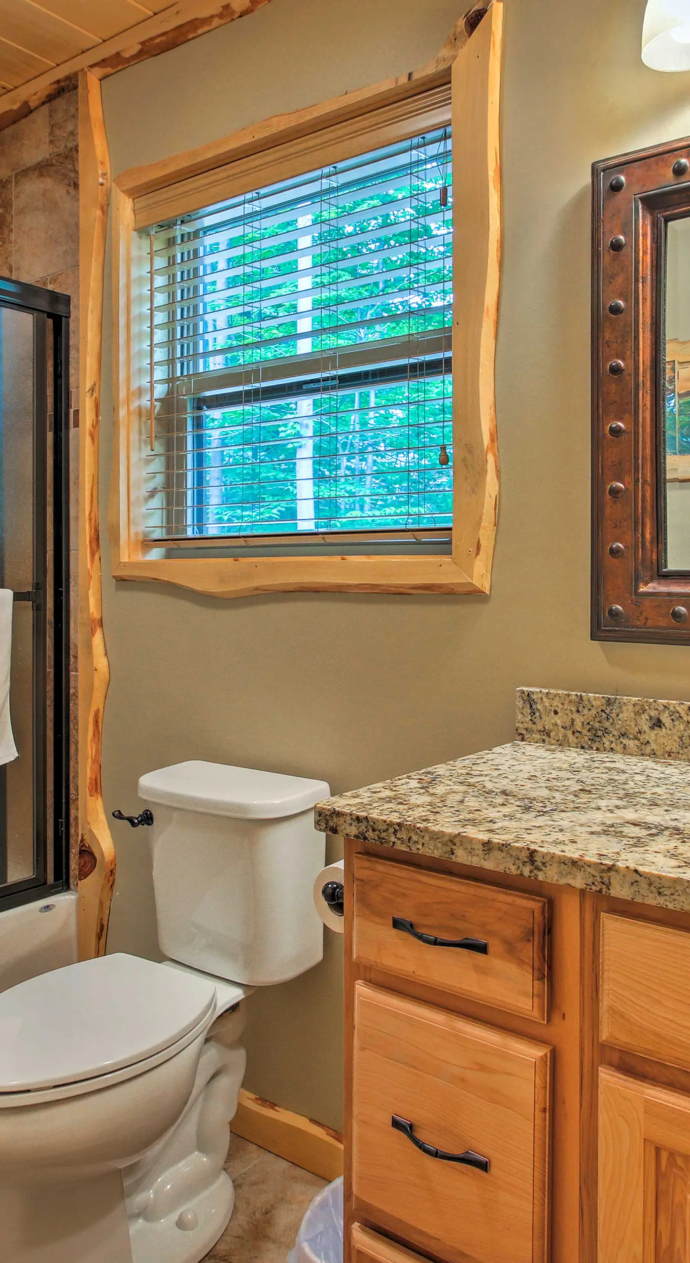Timber Home: Walk to Slopes & N Conway Shops!