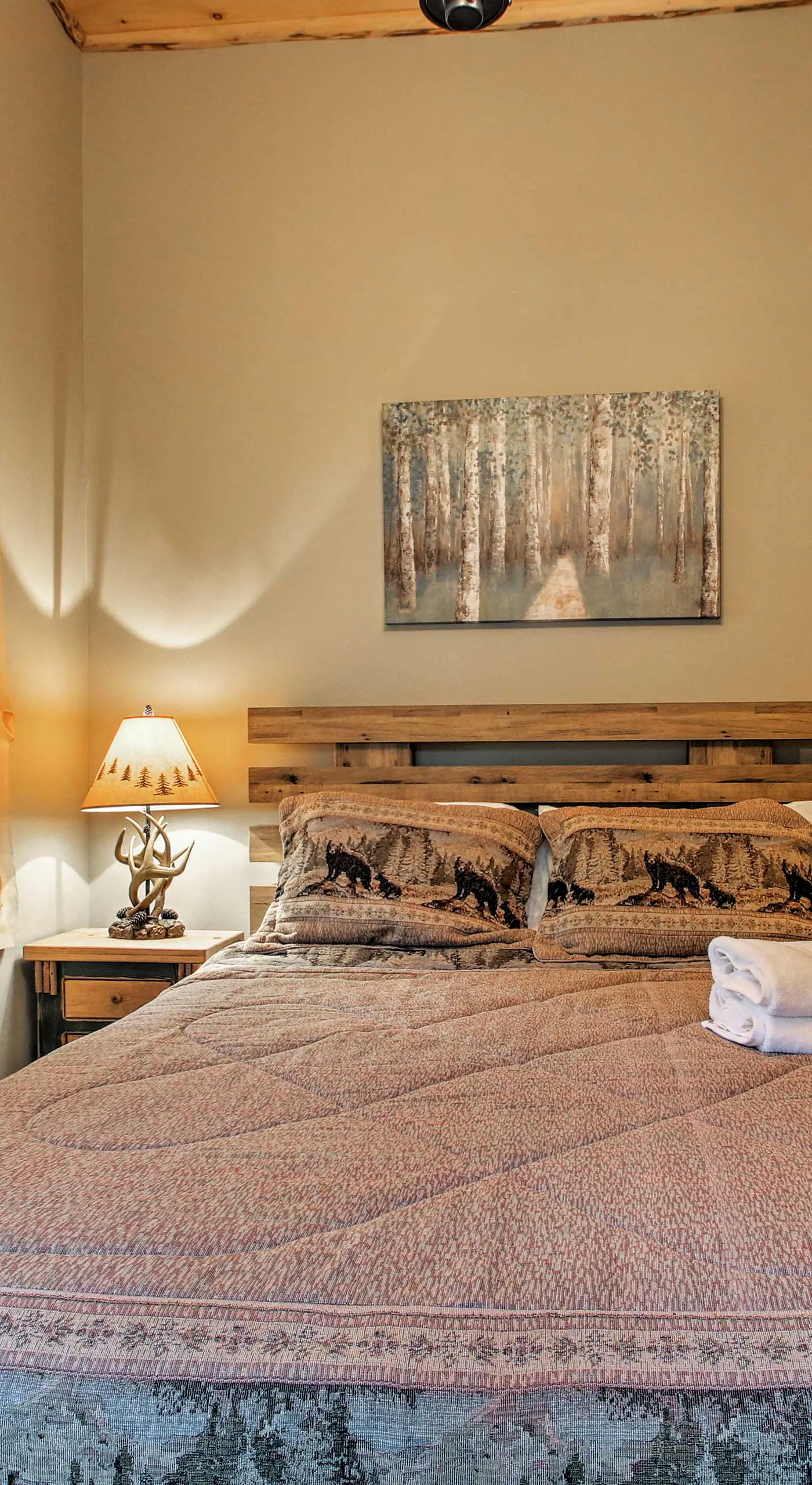 Timber Home: Walk to Slopes & N Conway Shops!