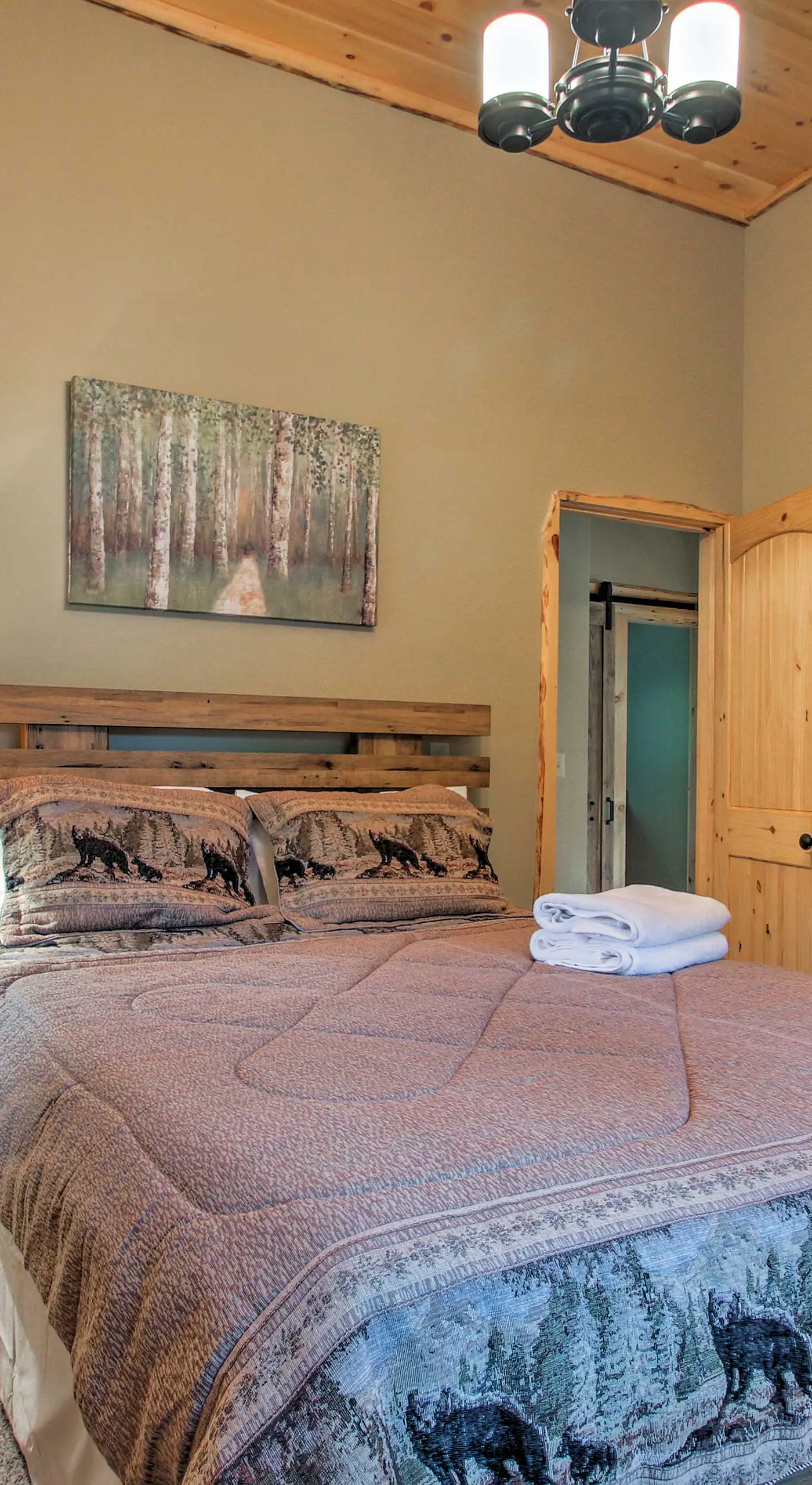 Timber Home: Walk to Slopes & N Conway Shops!