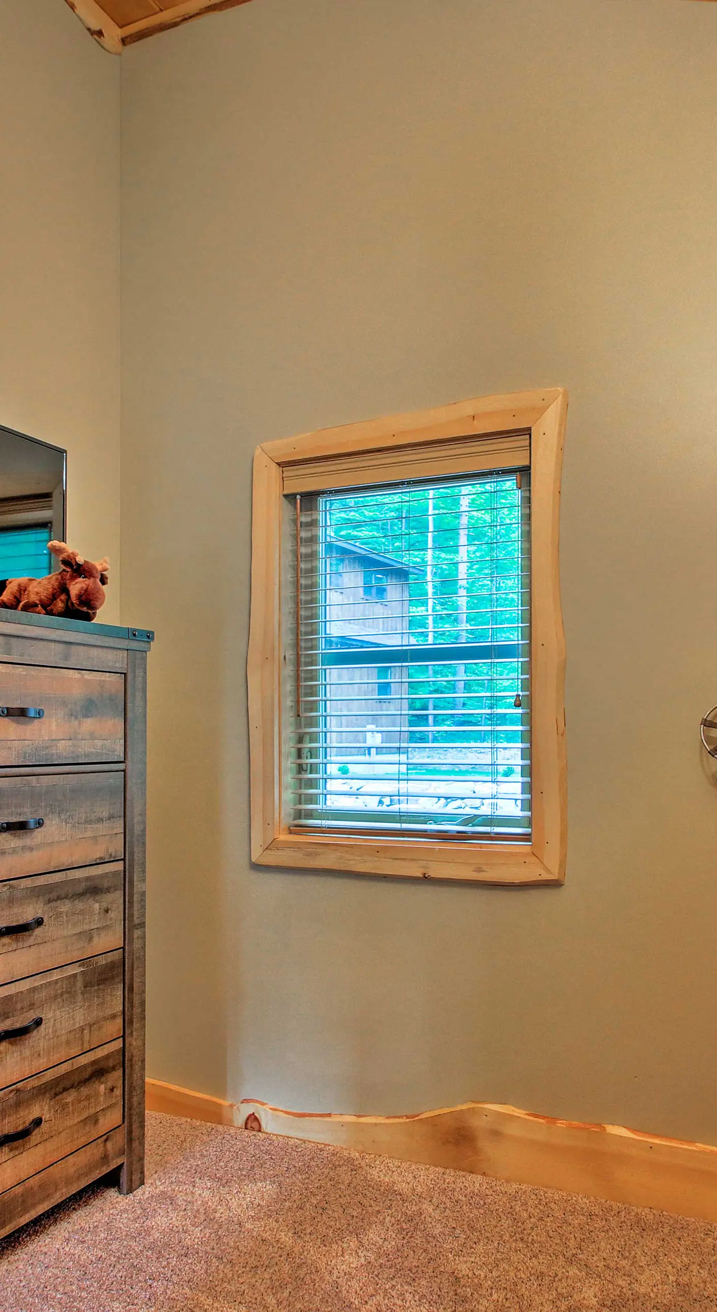 Timber Home: Walk to Slopes & N Conway Shops!