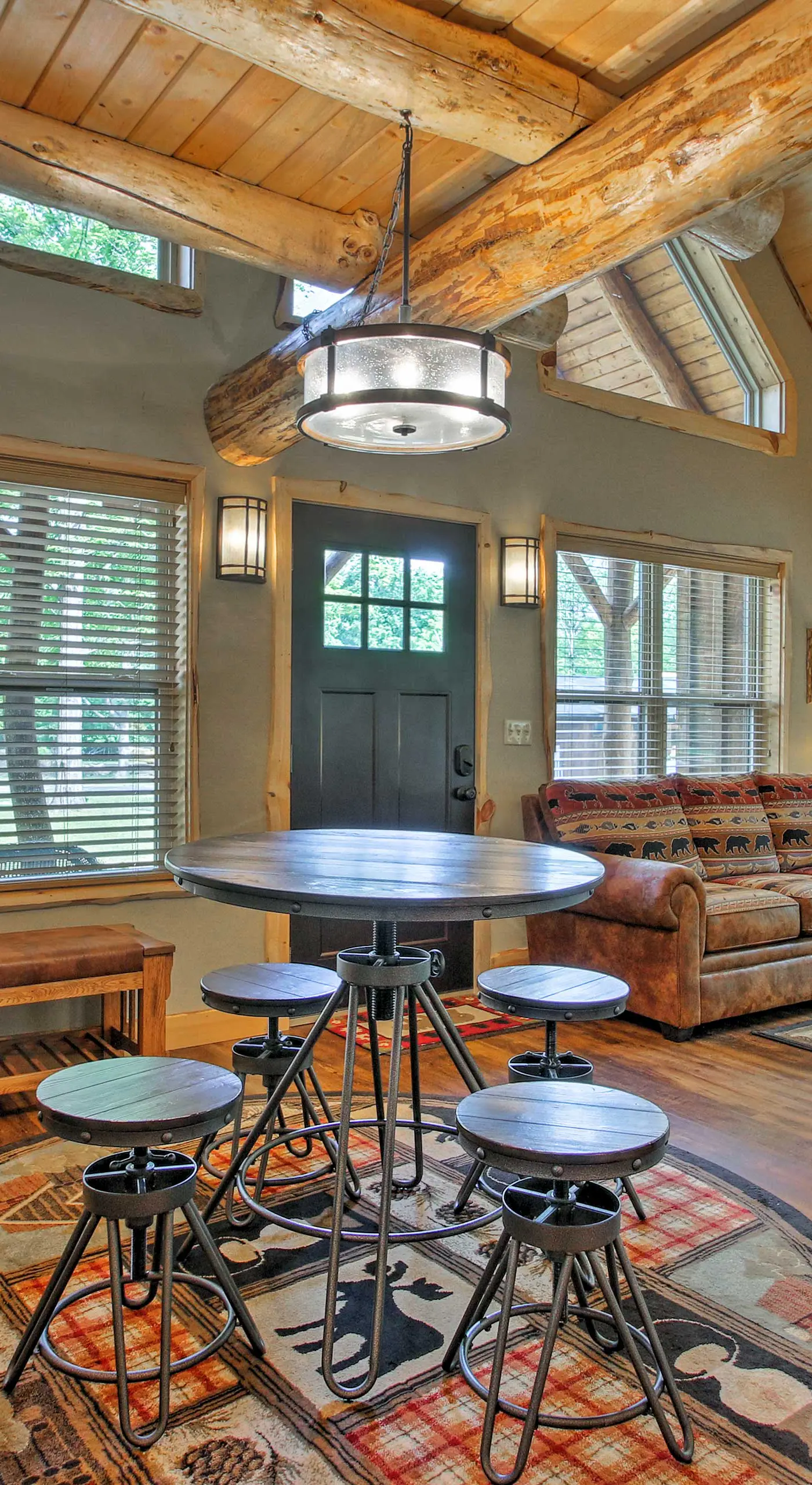 Timber Home: Walk to Slopes & N Conway Shops!