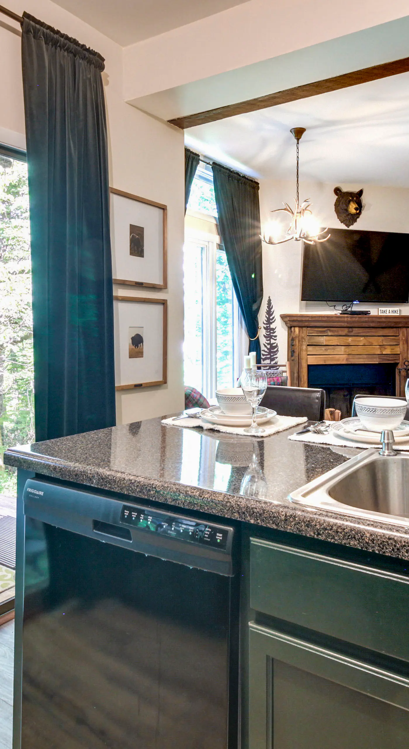 Wintergreen Resort Condo w/ Deck, 0.3 Mi to Slopes