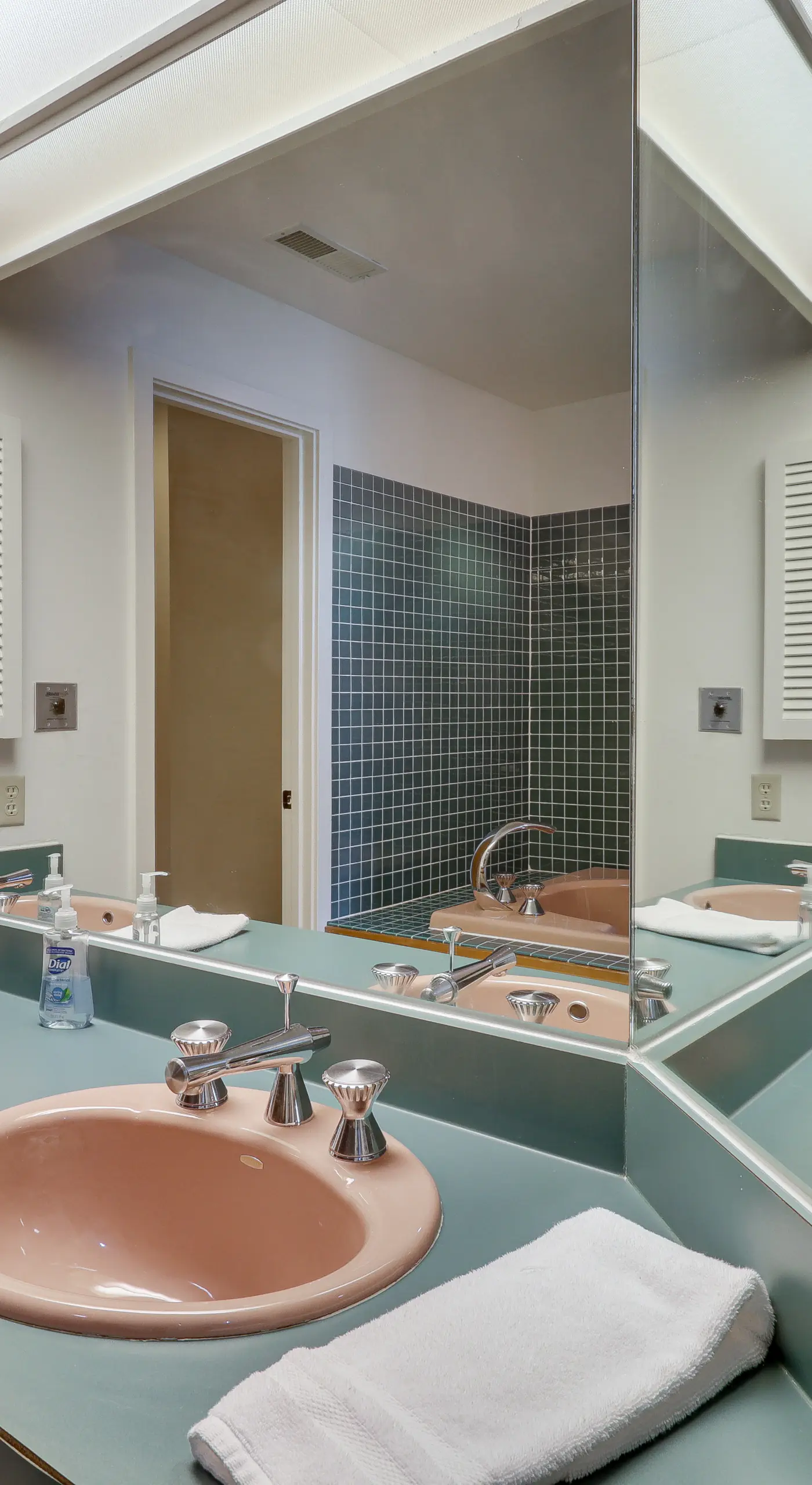 All-Season Fun! Wintergreen Resort Condo w/ Views