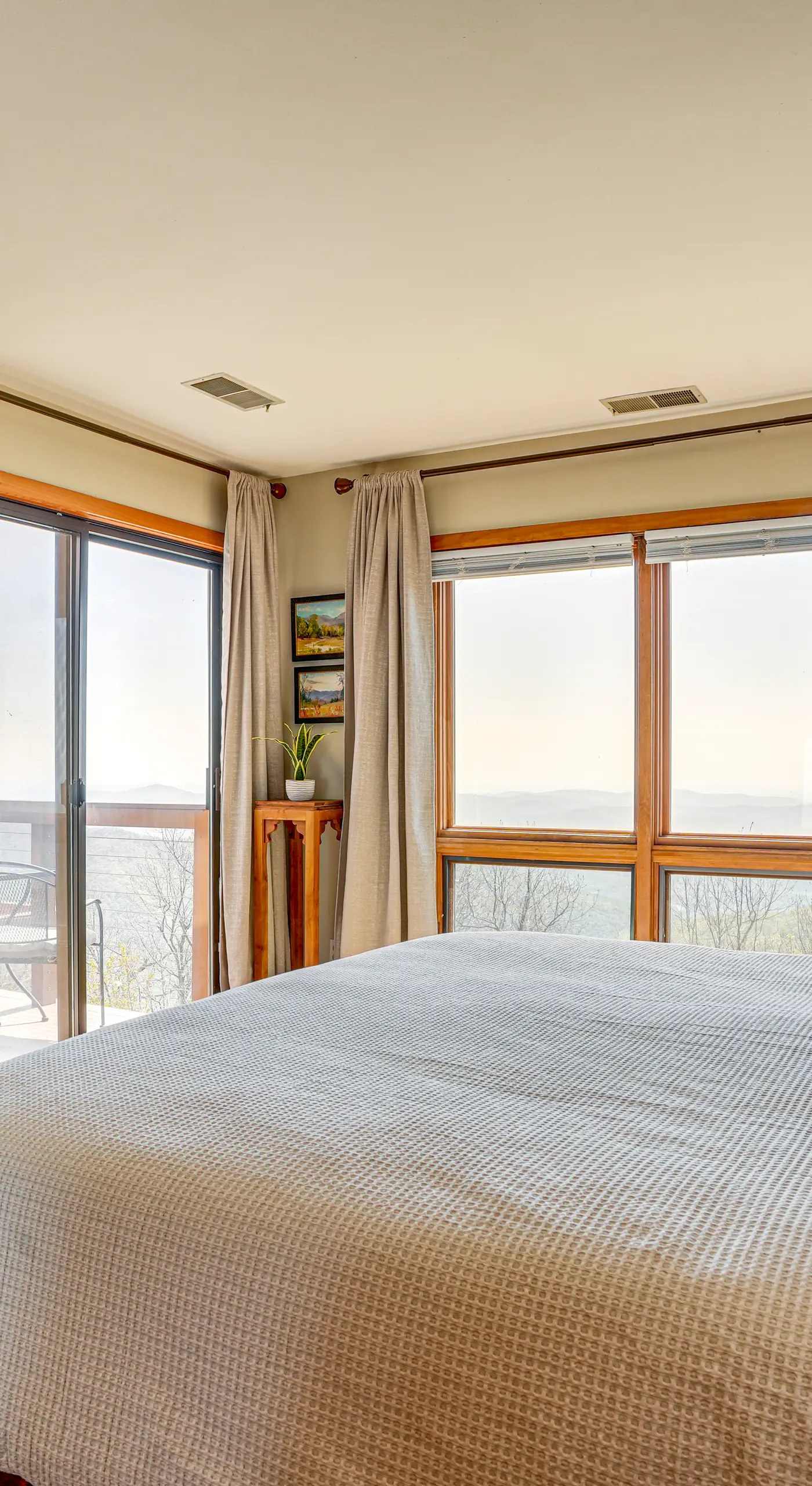 Pool Access: Scenic Condo in Wintergreen Resort!