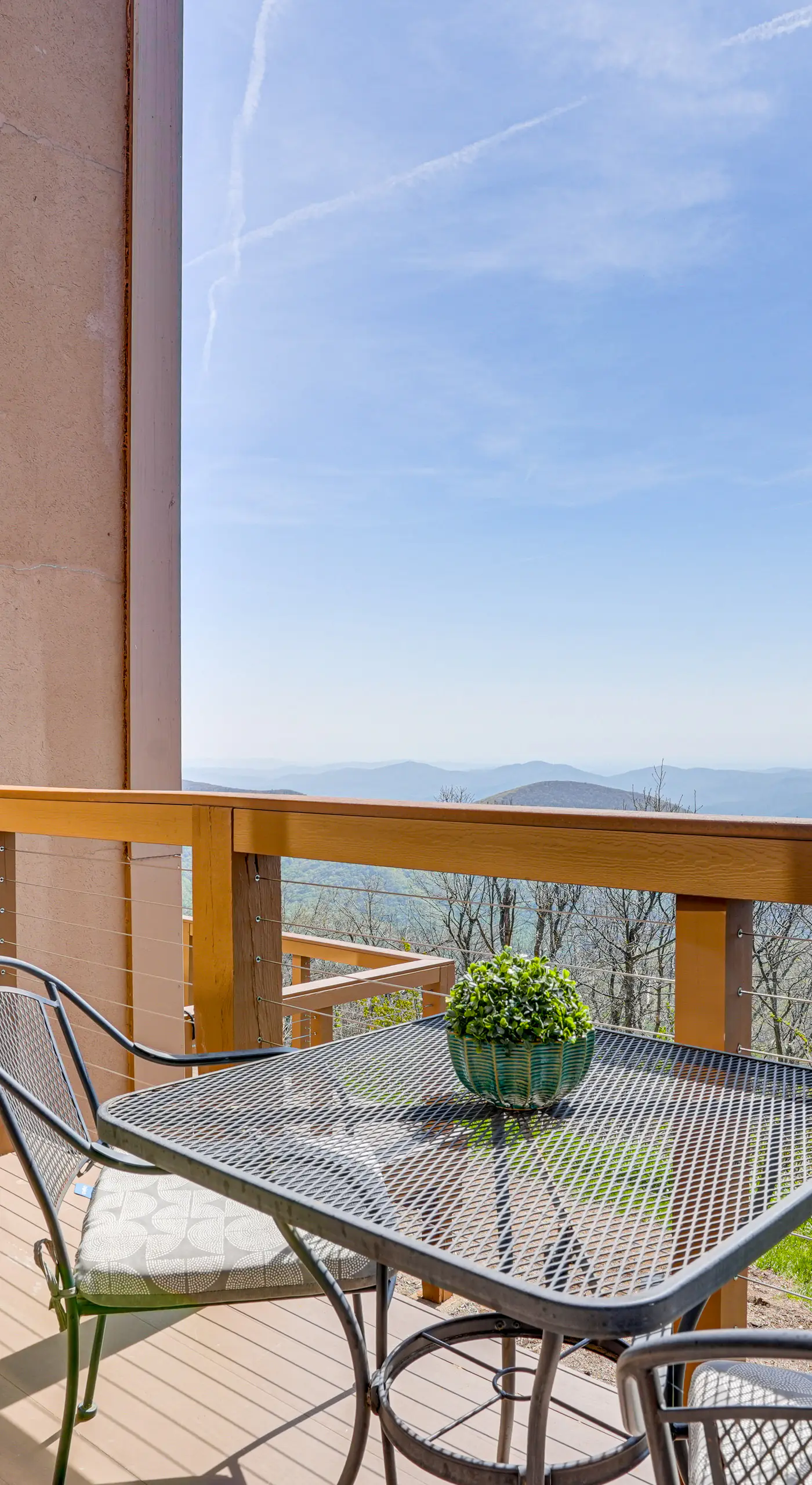 Pool Access: Scenic Condo in Wintergreen Resort!