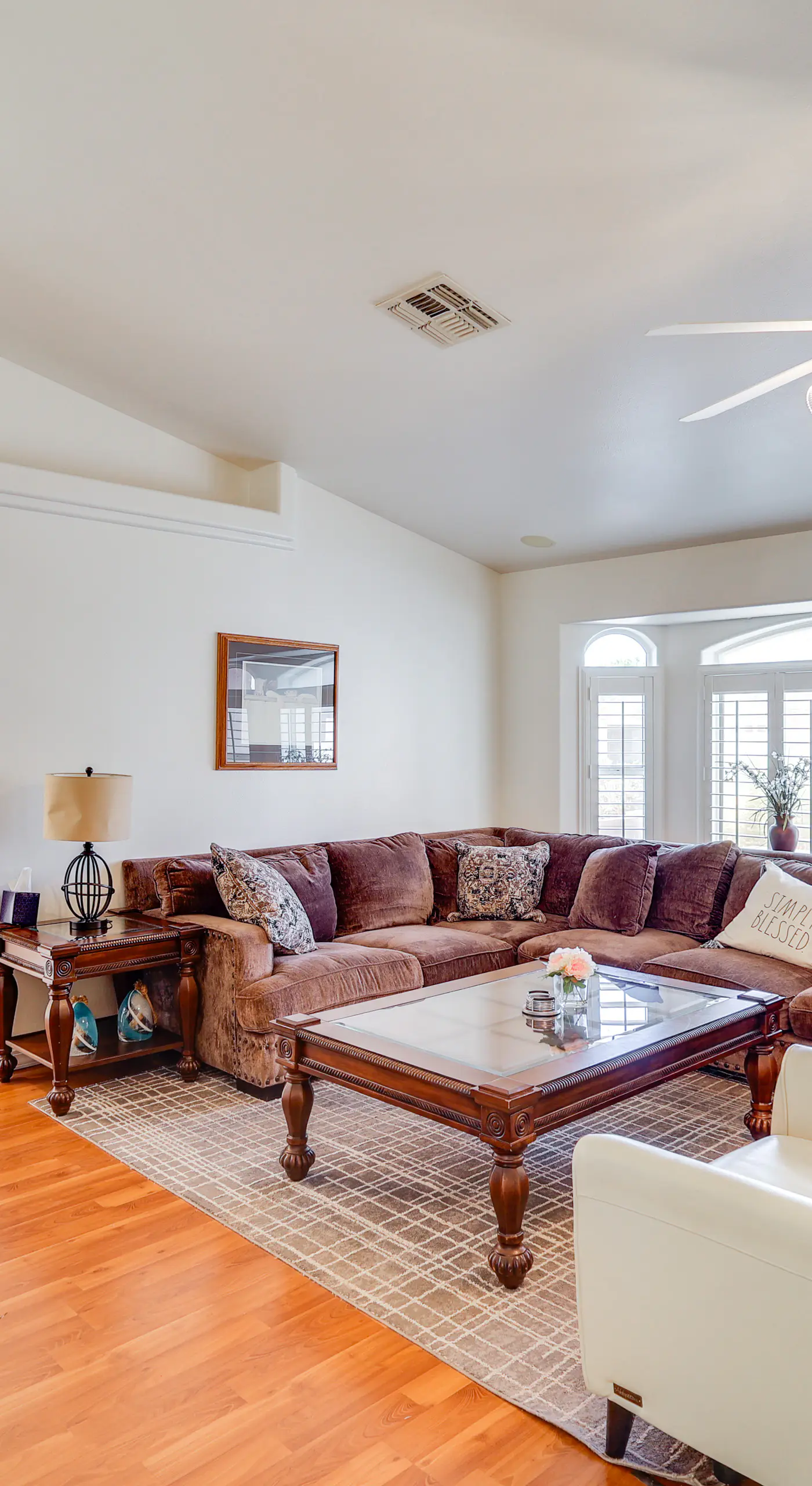 Kingman Family Home: Yard, Grill & Room to Relax!