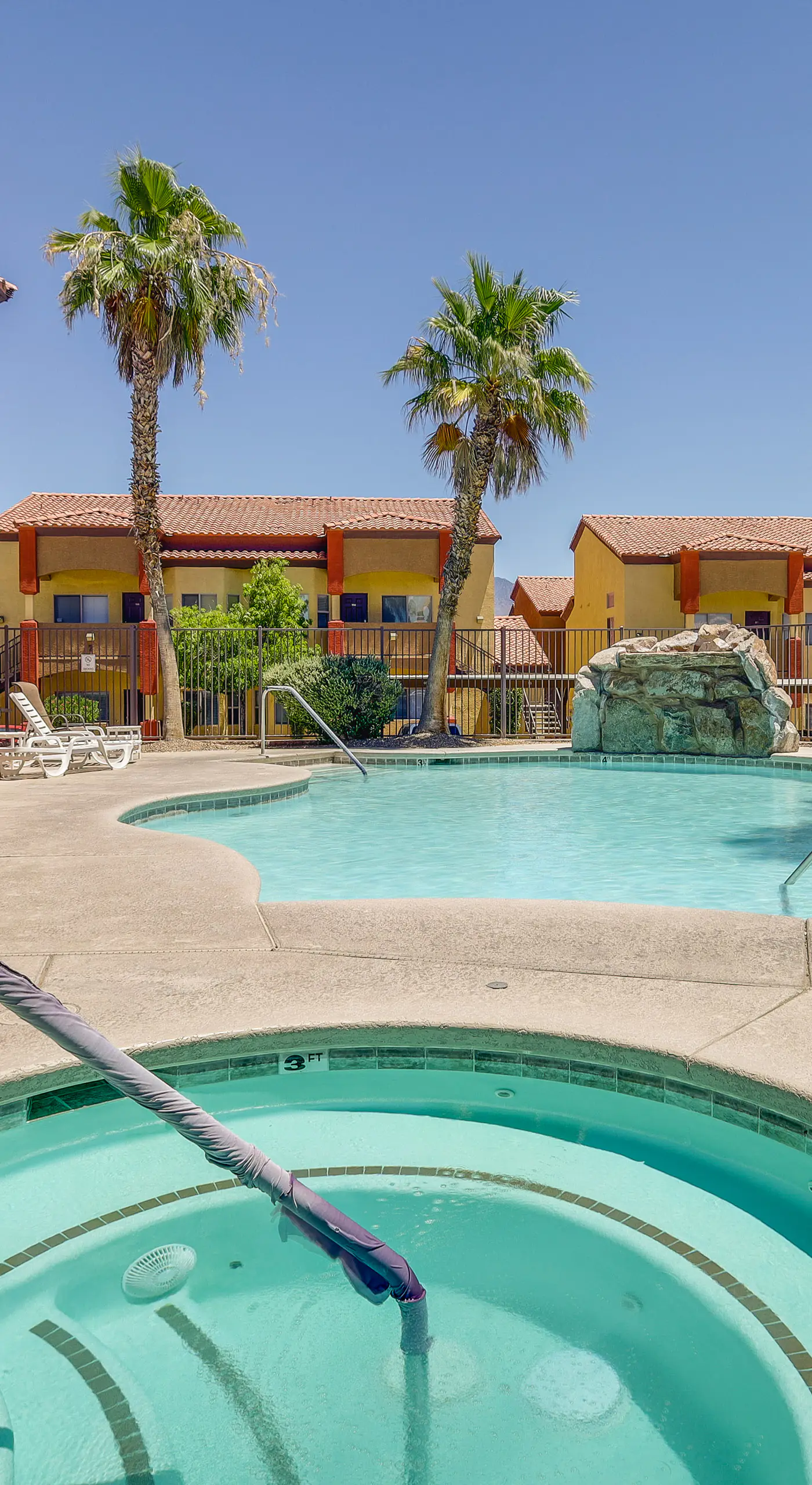 Mesquite Condo w/ Community Pool & Hot Tub!