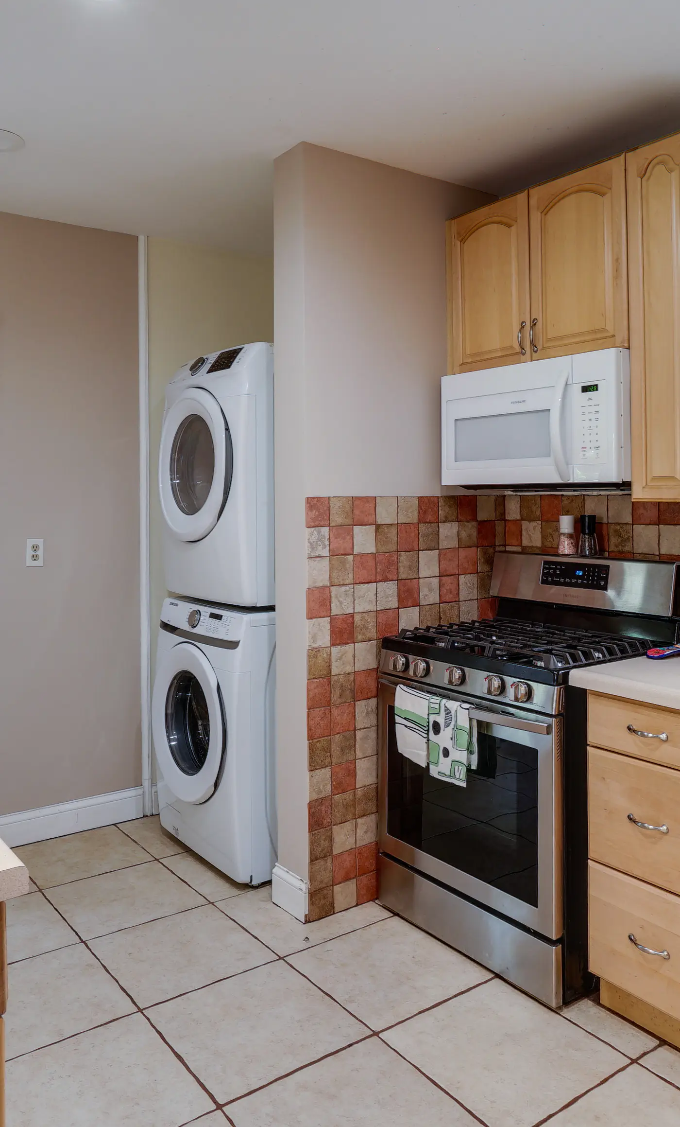 Pet-Friendly Saint Paul Home Near Allianz Field!