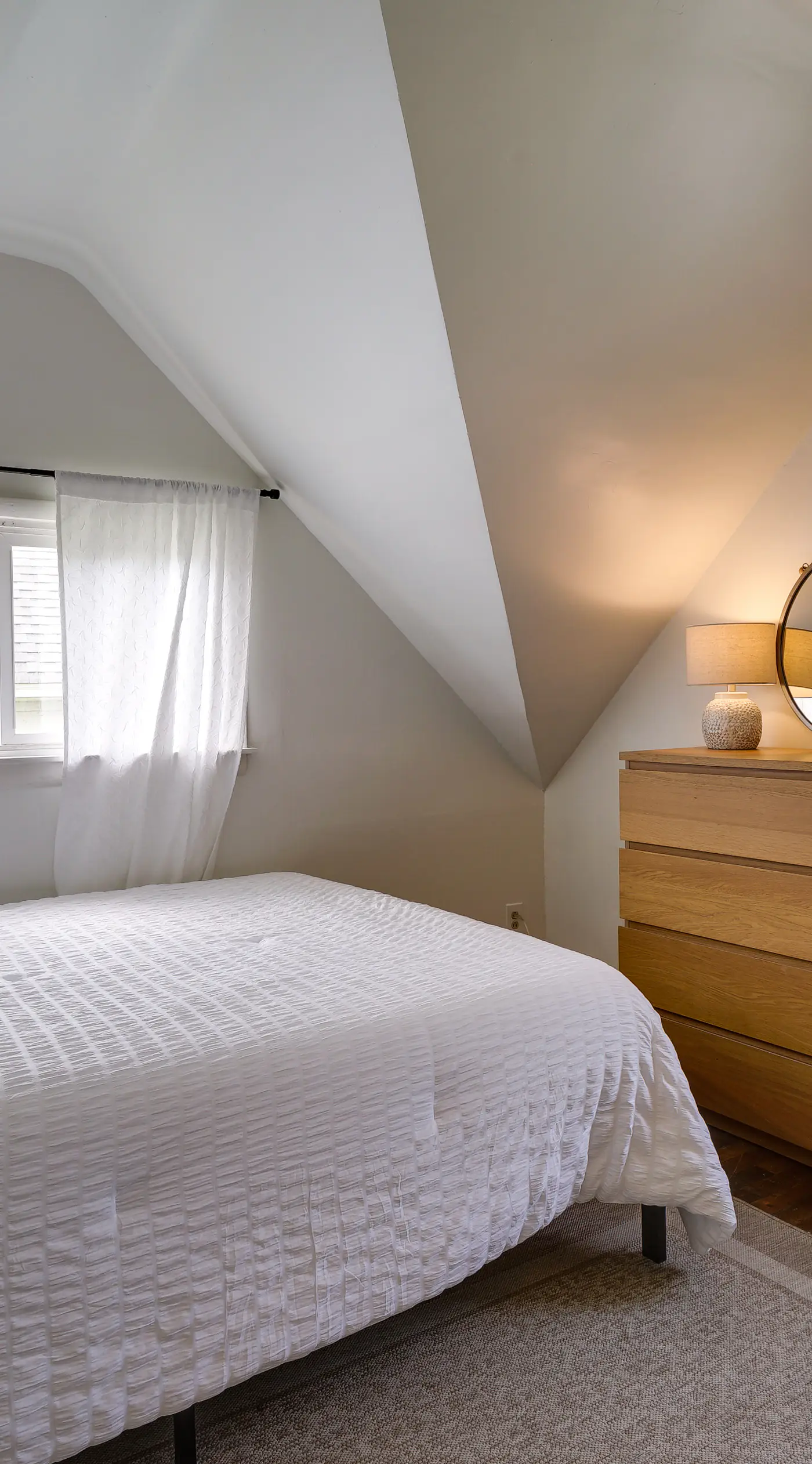 Pet-Friendly Saint Paul Home Near Allianz Field!