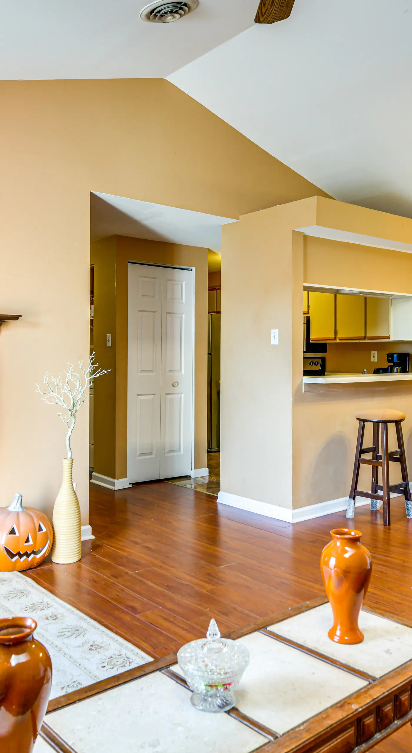 Nurse-Ready Richmond Condo 4 Mi to Medical Centers