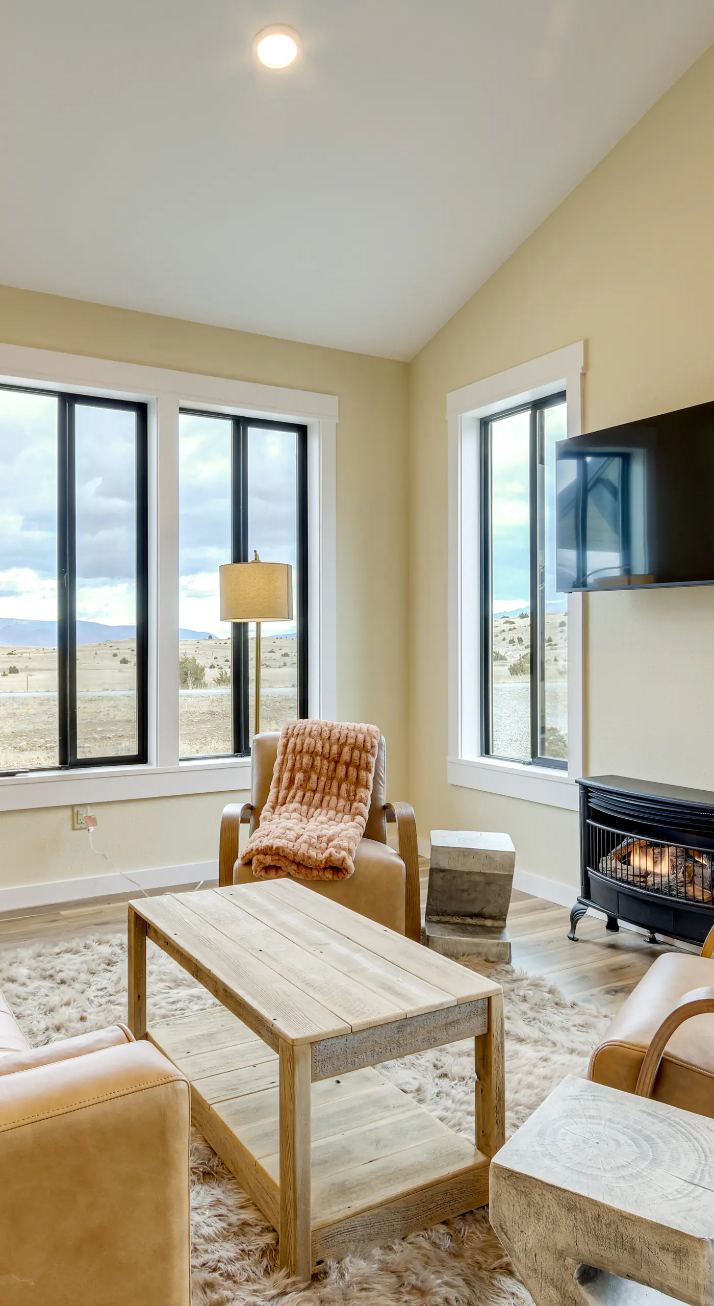 Mtn-View Gem Near Chico, Sage & Yellowstone!