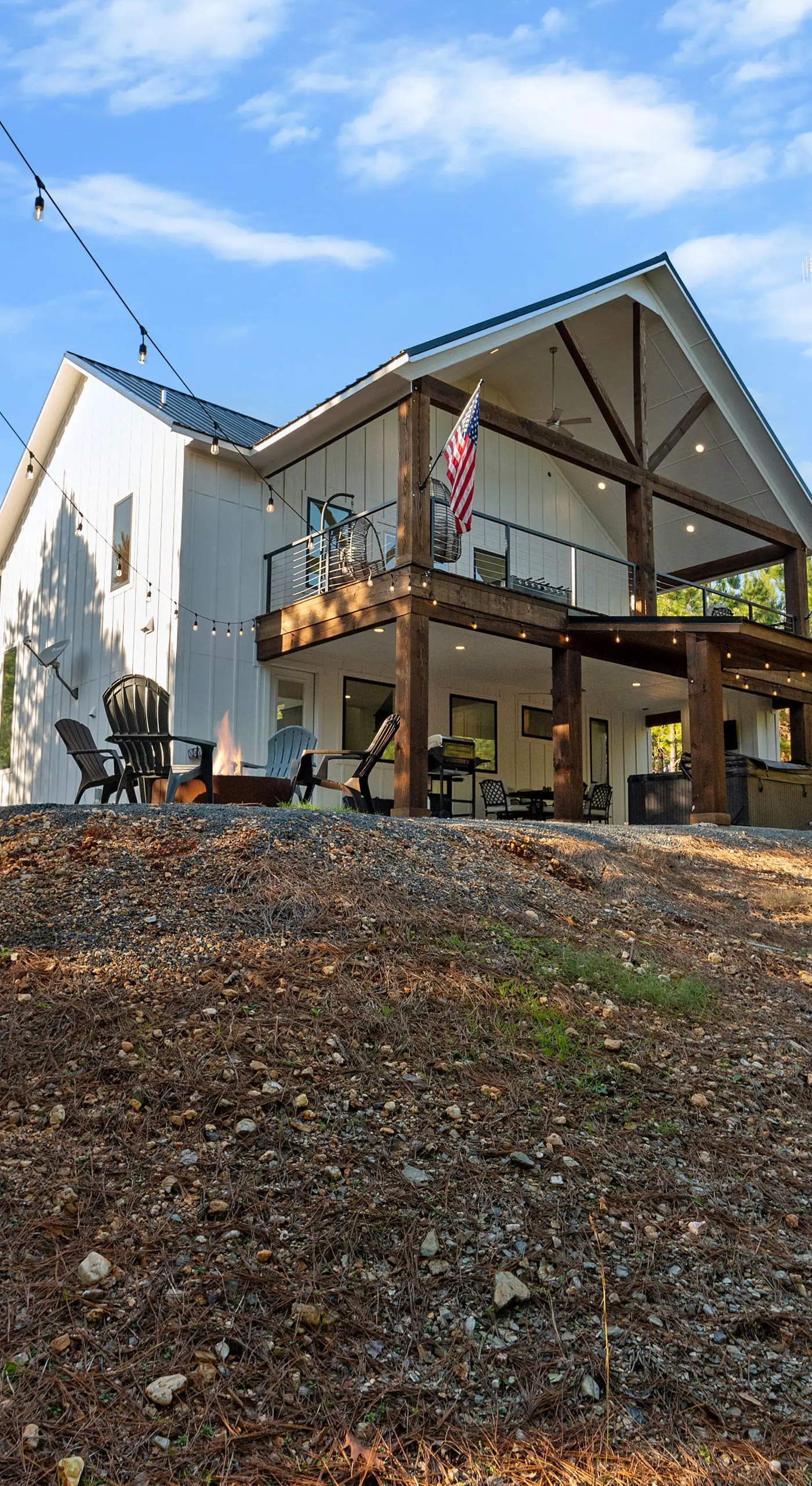 3 Mi to Lake: Cabin w/ Hot Tub in Broken Bow!