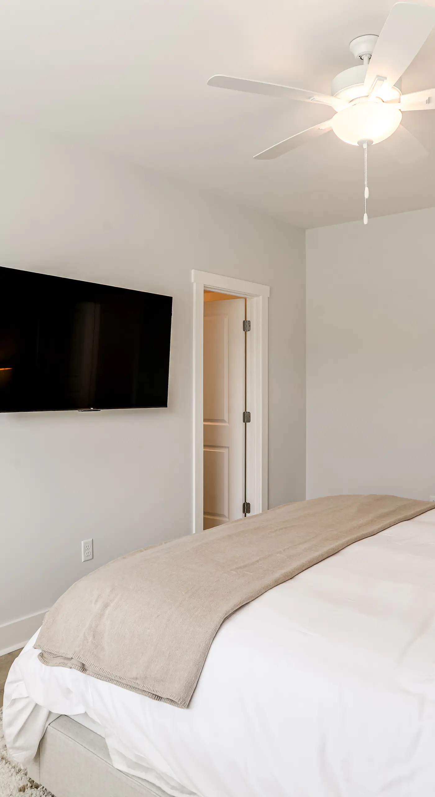 3 Mi to Ole Miss, New Build: Inviting Townhome!