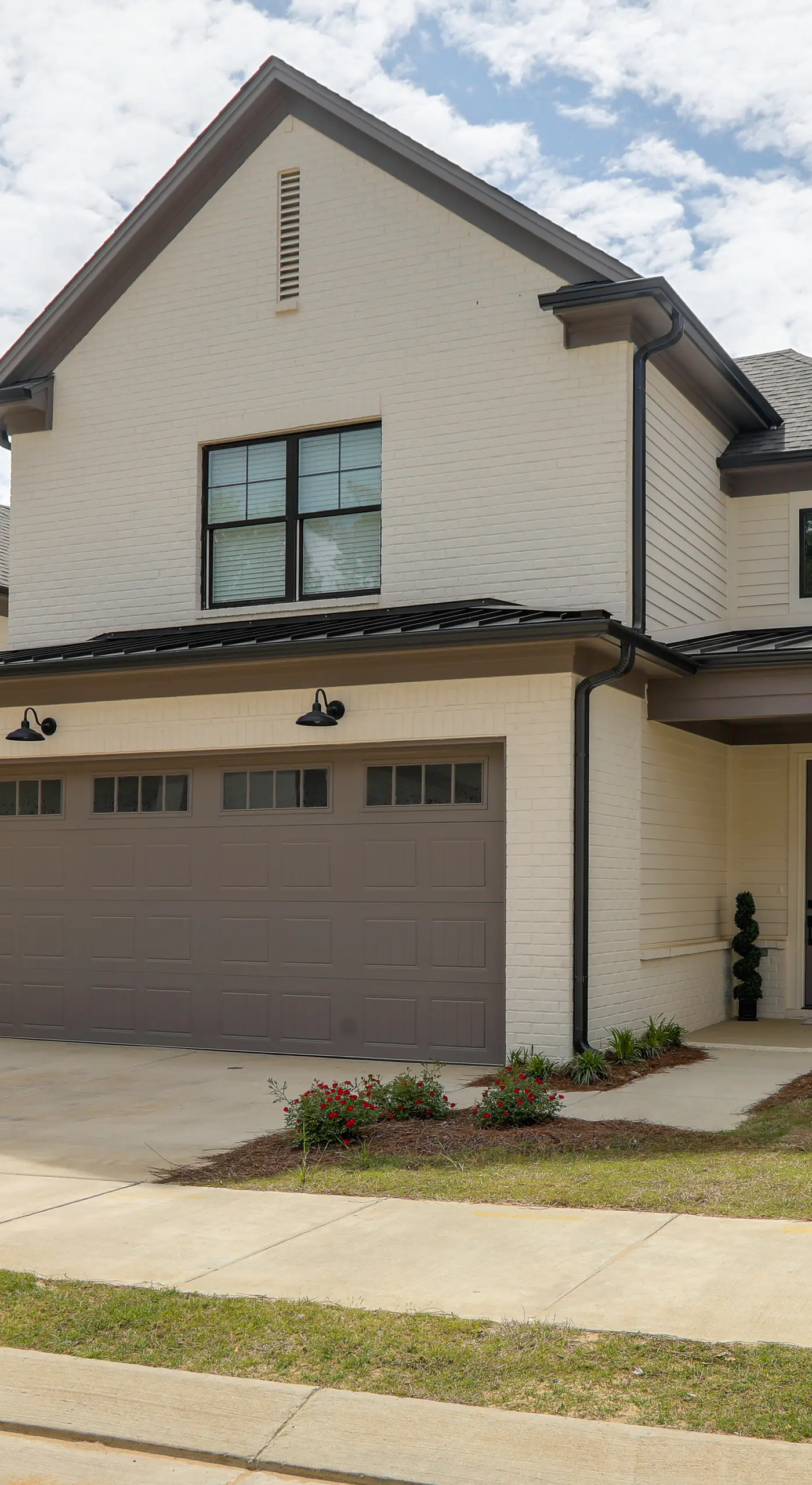2 Mi to Dtwn! Newly Built Oxford Retreat w/ Porch