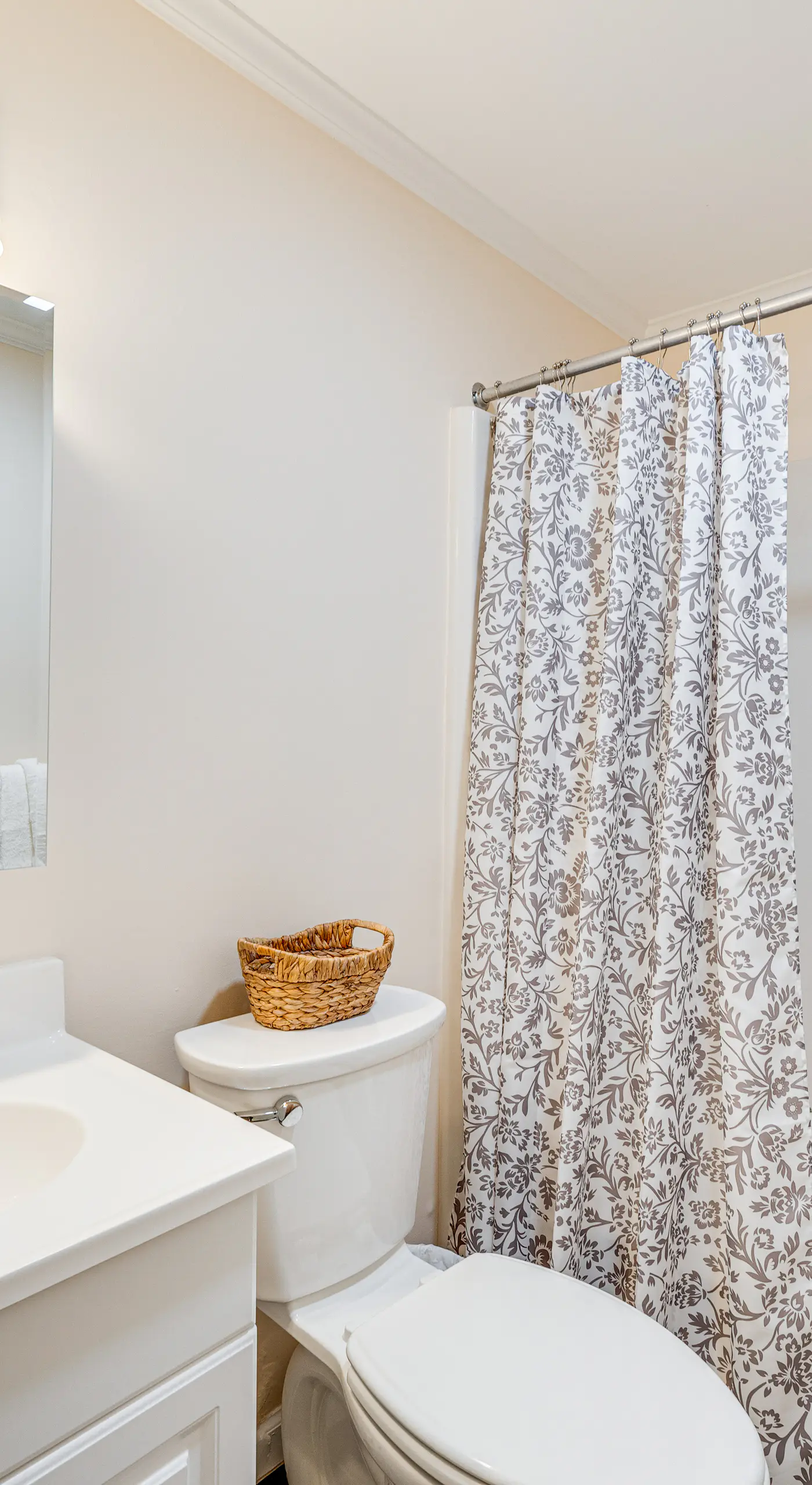 Renovated Ski-In/Ski-Out Peru Condo at Bromley Mtn