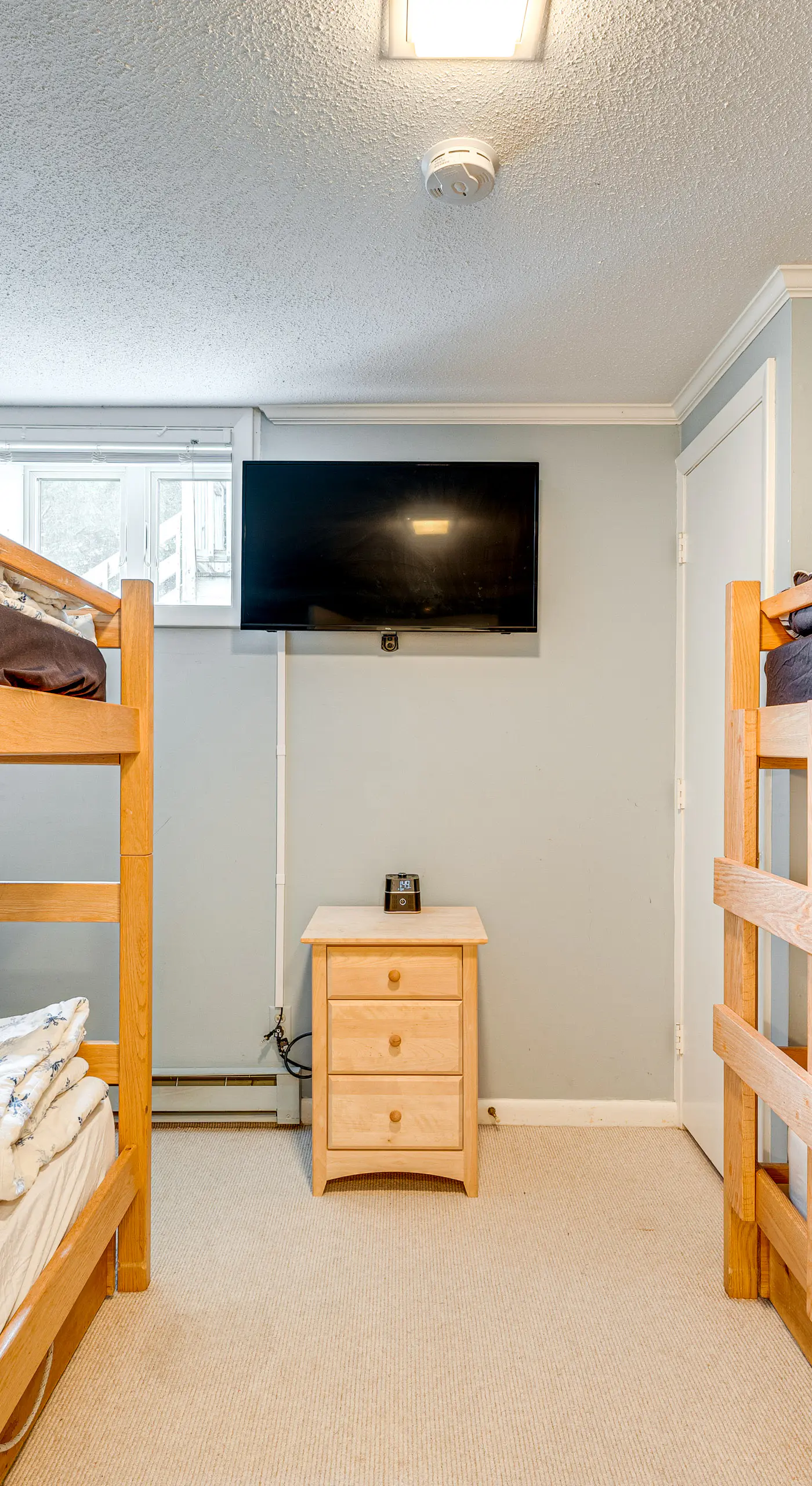 Renovated Ski-In/Ski-Out Peru Condo at Bromley Mtn