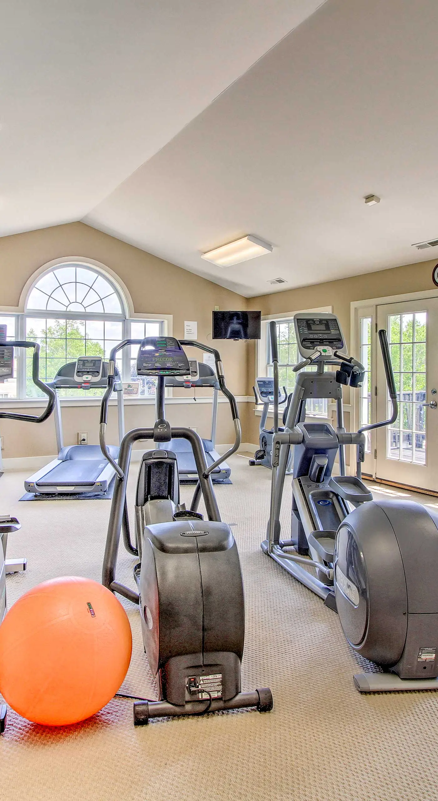 Renovated Ski-In/Ski-Out Peru Condo at Bromley Mtn