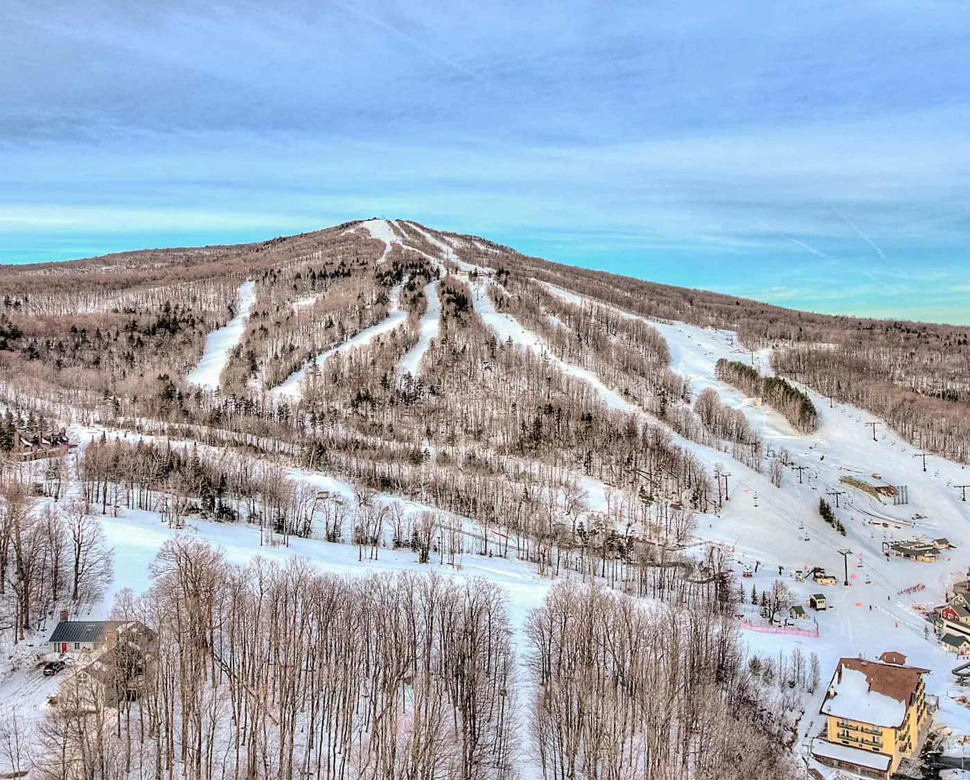 Renovated Ski-In/Ski-Out Peru Condo at Bromley Mtn