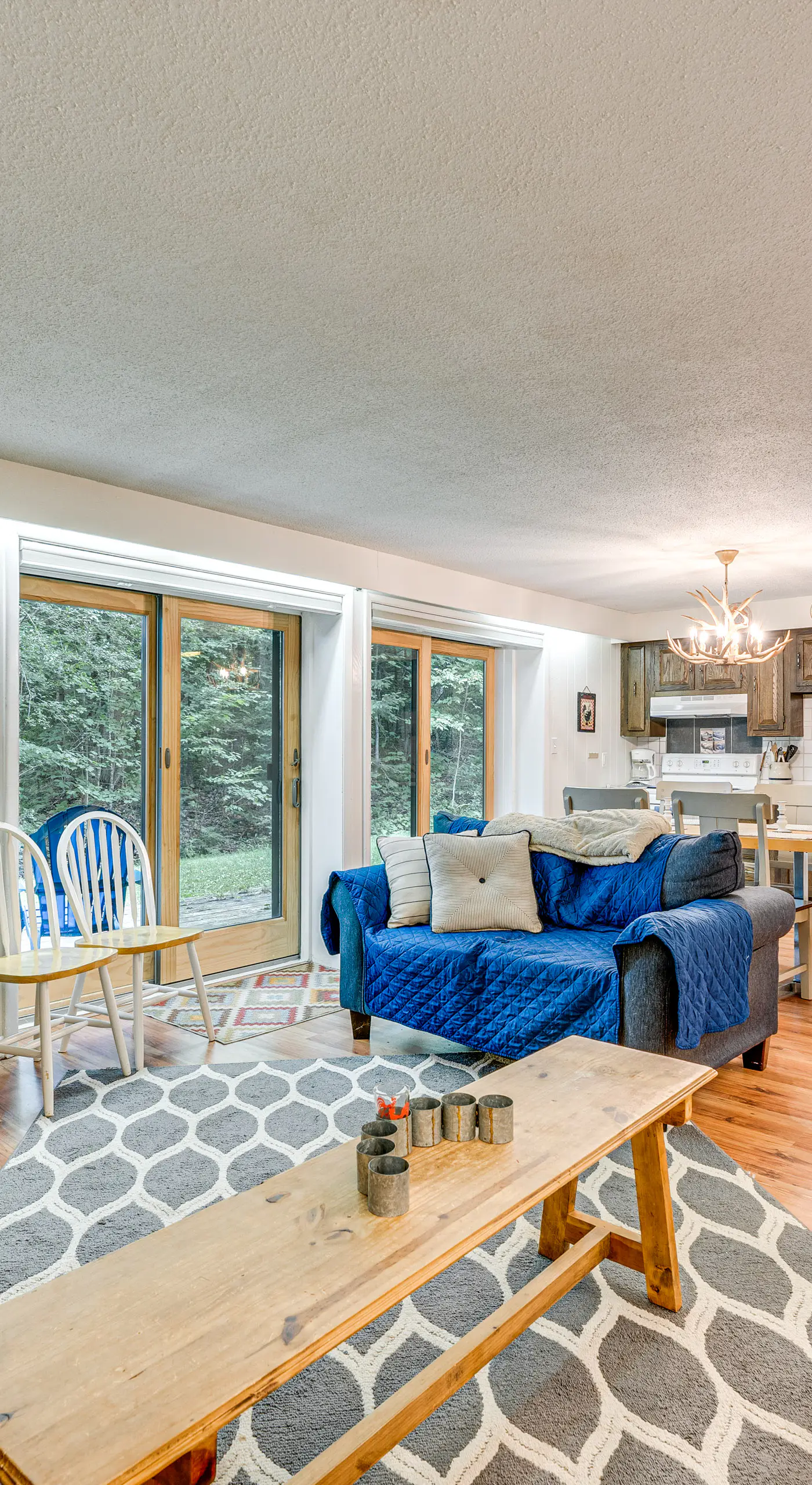 Renovated Ski-In/Ski-Out Peru Condo at Bromley Mtn