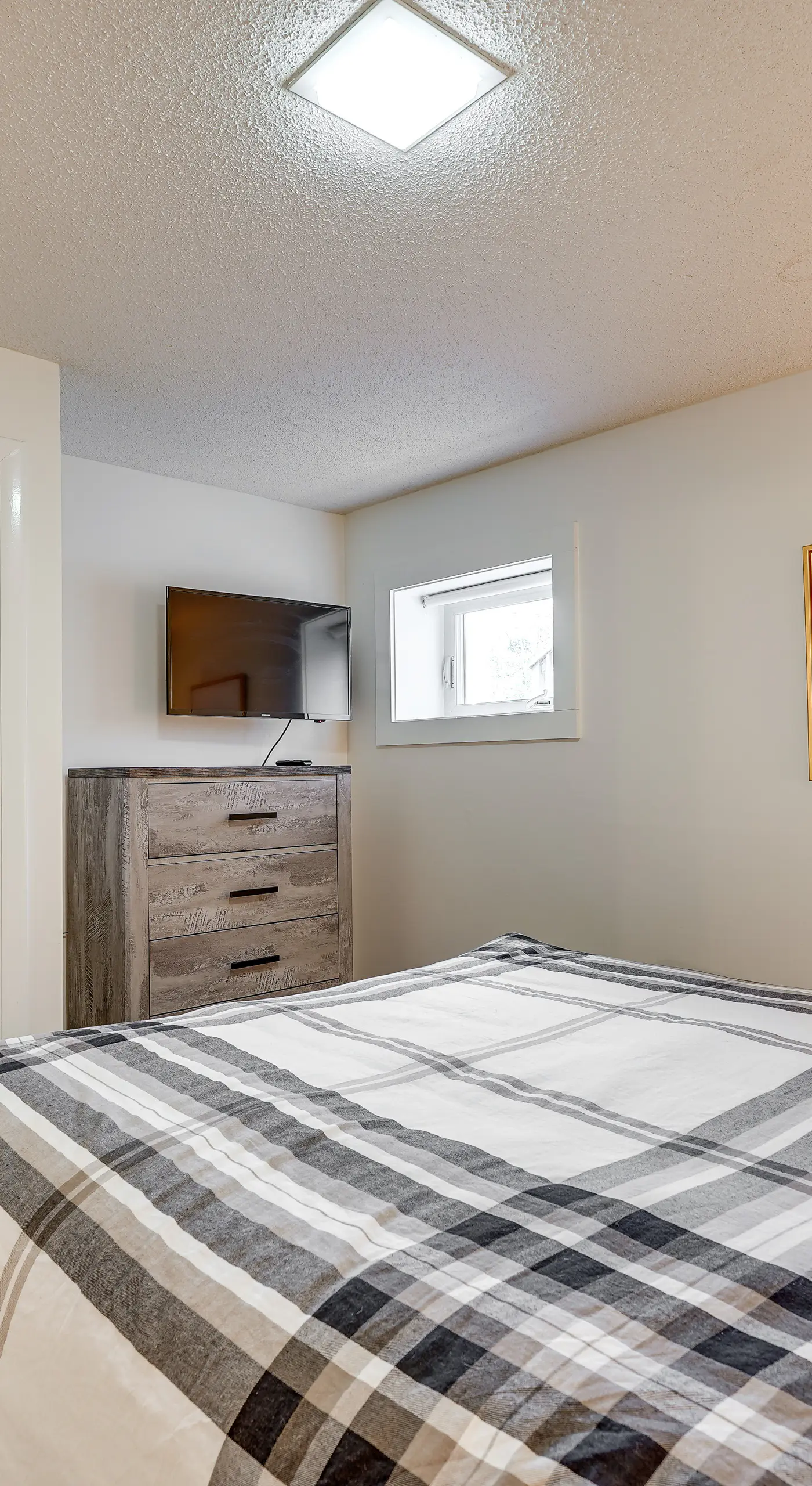 Ski-In/Ski-Out Bromley Mtn Condo: Wood Fireplace!